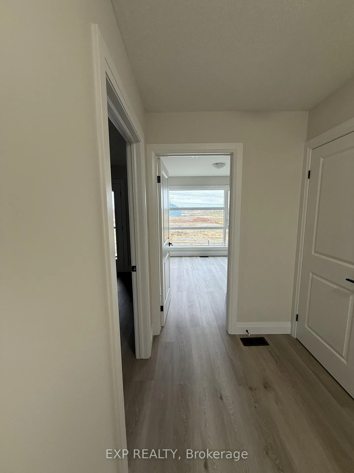 Photo 16 of 13 Keystone Trail, Welland, Lincoln/Crowland — HOMEH