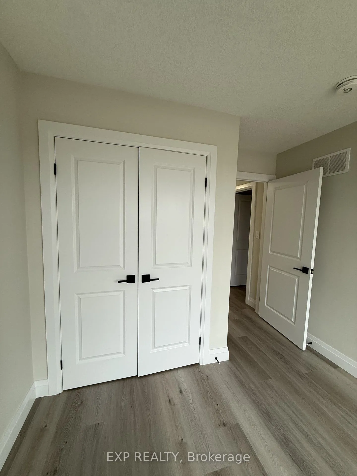 Photo 18 of 13 Keystone Trail, Welland, Lincoln/Crowland — HOMEH