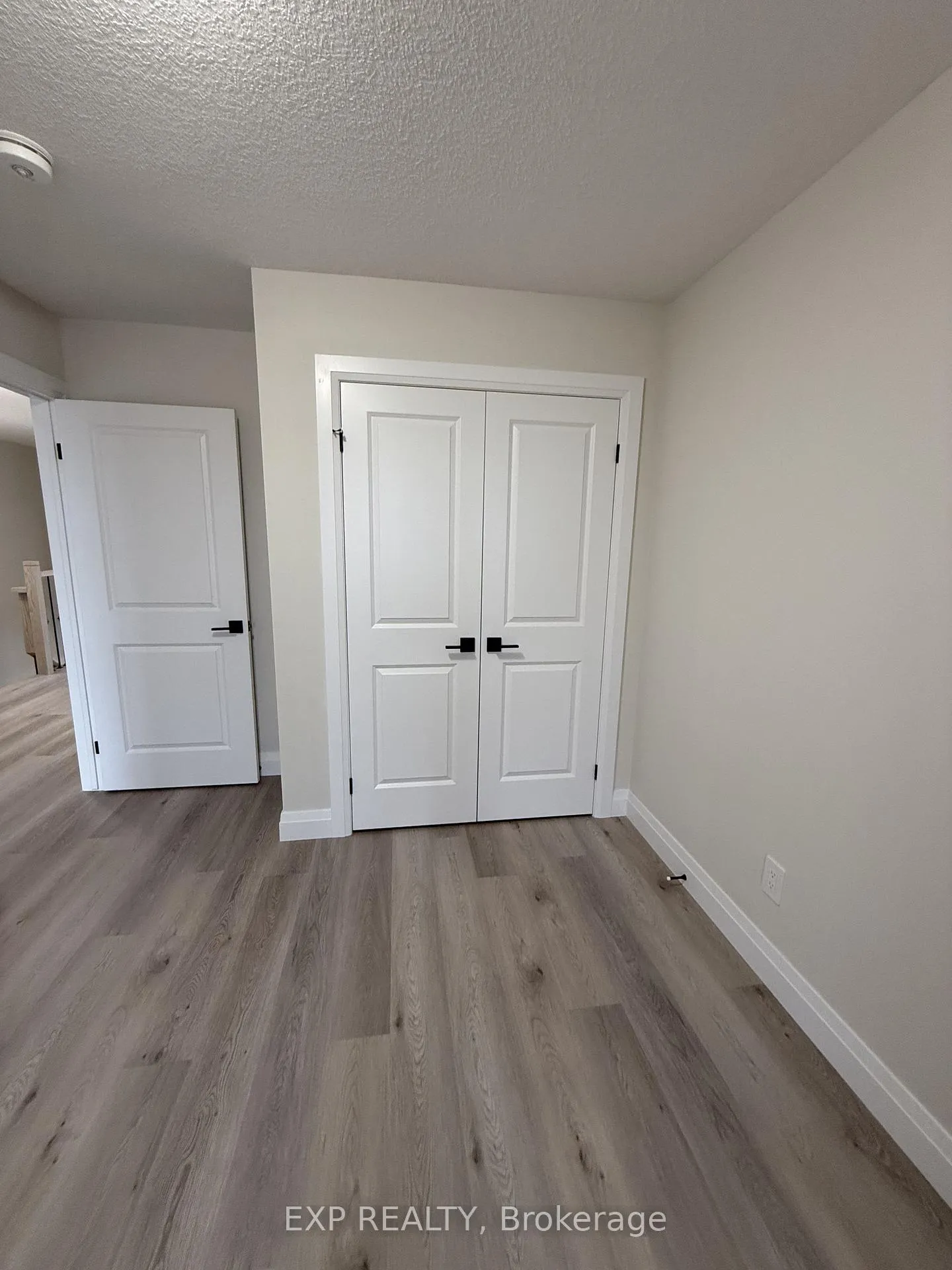 Photo 21 of 13 Keystone Trail, Welland, Lincoln/Crowland — HOMEH