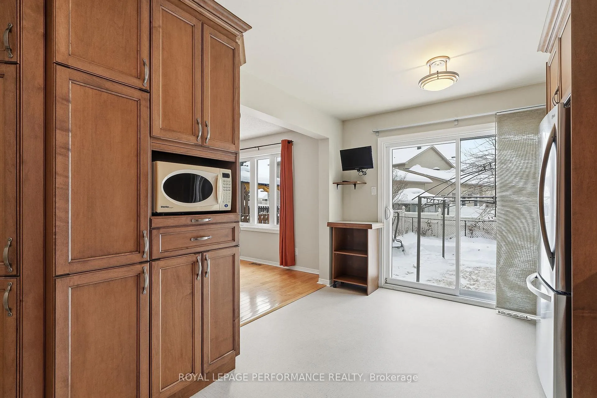 Photo 6 of 1853 Sunland Drive, Ottawa, Fallingbrook/Gardenway South — HOMEH