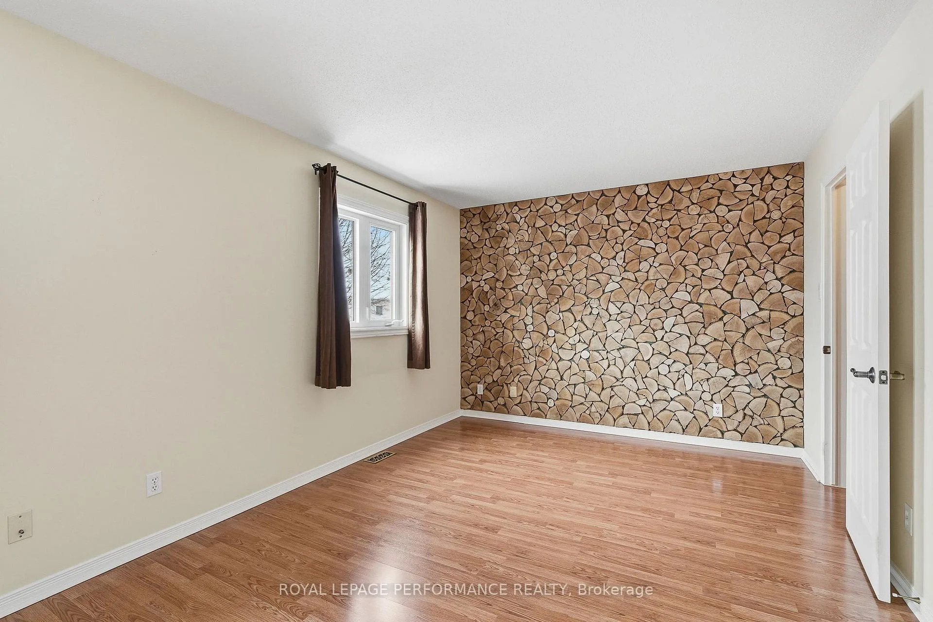 Photo 12 of 1853 Sunland Drive, Ottawa, Fallingbrook/Gardenway South — HOMEH