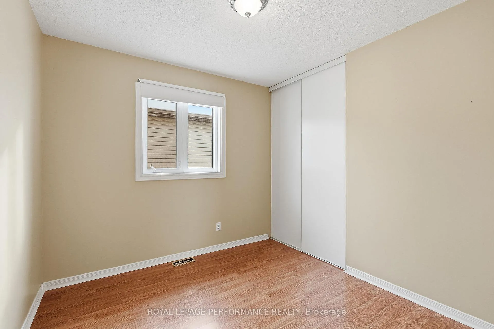 Photo 15 of 1853 Sunland Drive, Ottawa, Fallingbrook/Gardenway South — HOMEH
