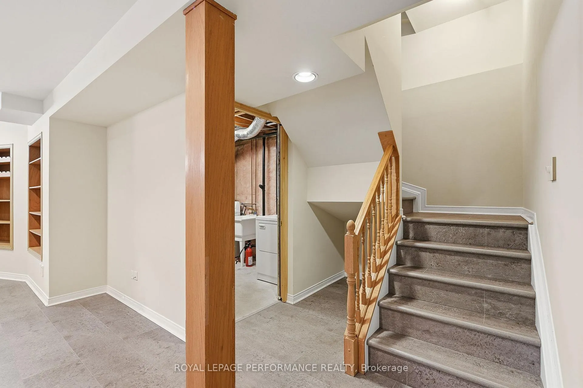 Photo 17 of 1853 Sunland Drive, Ottawa, Fallingbrook/Gardenway South — HOMEH