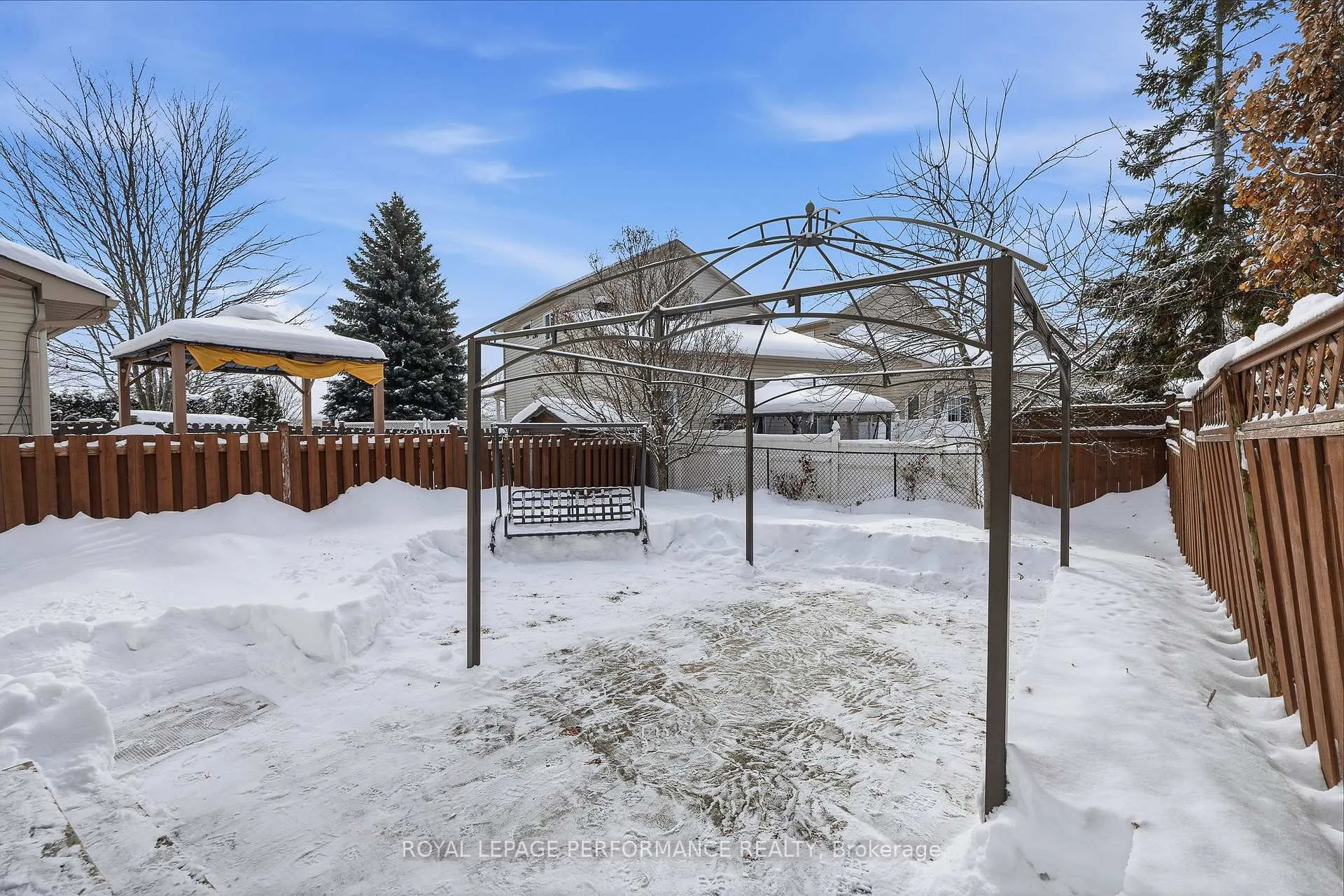 Photo 26 of 1853 Sunland Drive, Ottawa, Fallingbrook/Gardenway South — HOMEH