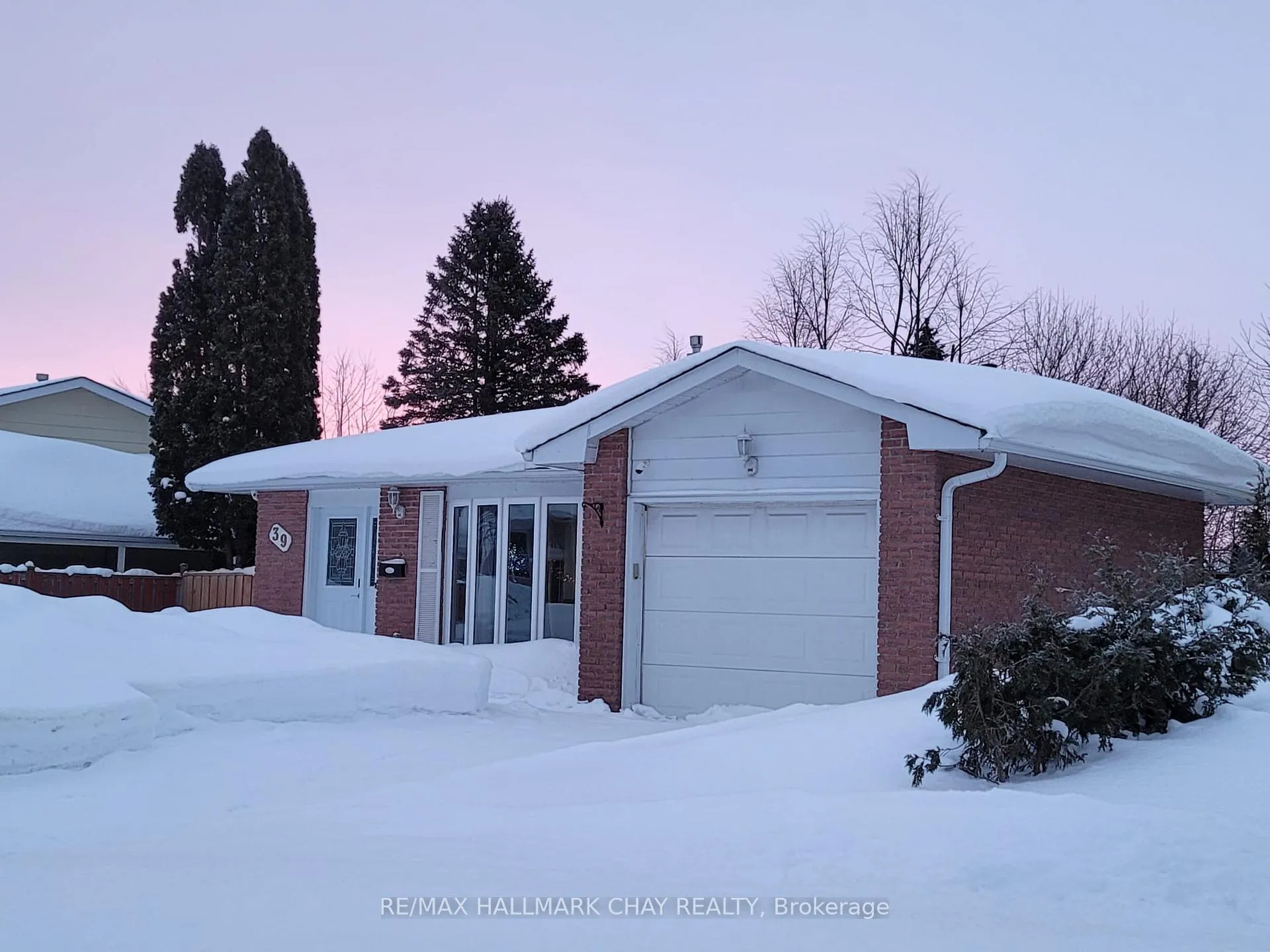 Photo 1 of 39 Bernick Drive, Barrie, Grove East — HOMEH