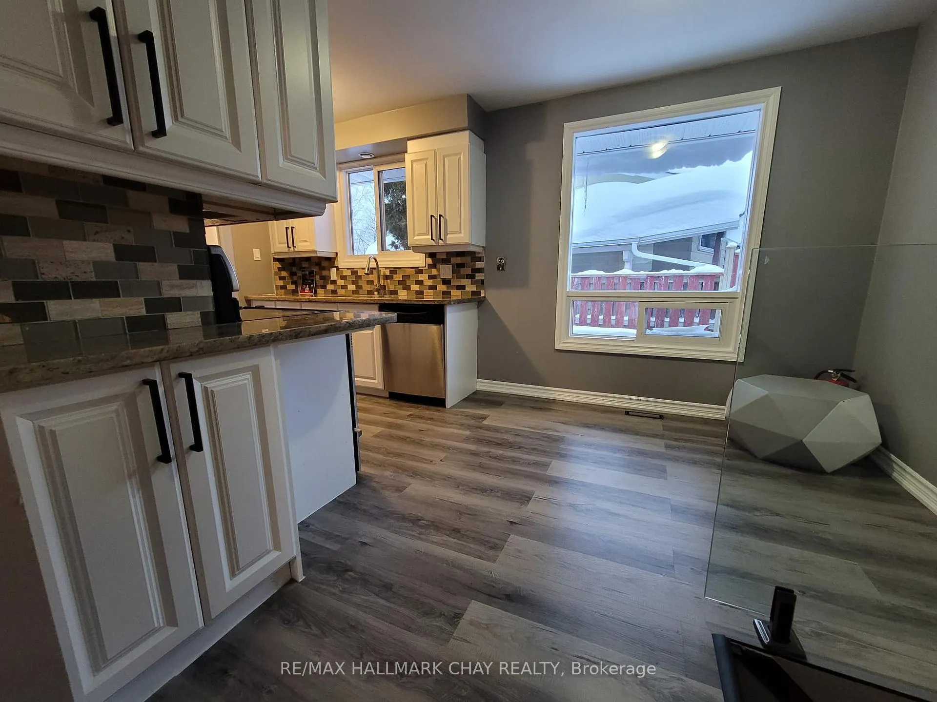 Photo 7 of 39 Bernick Drive, Barrie, Grove East — HOMEH