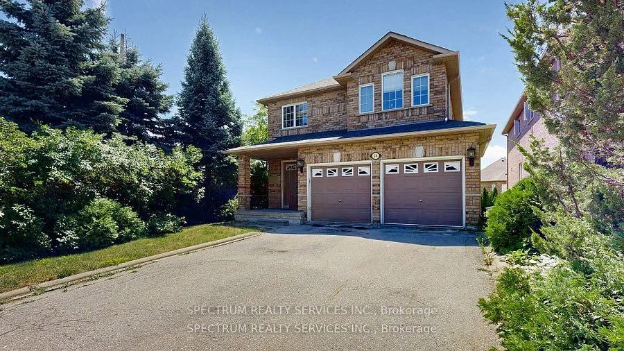 Front of 24 Cachet Hill Crescent