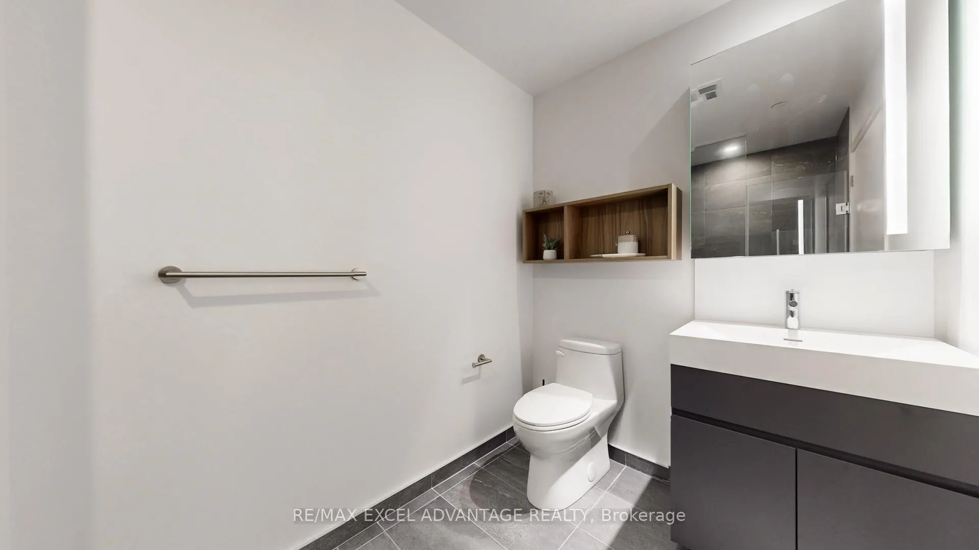 Photo 9 of Unit 3201, 39 Mary Street, Barrie, City Centre — HOMEH