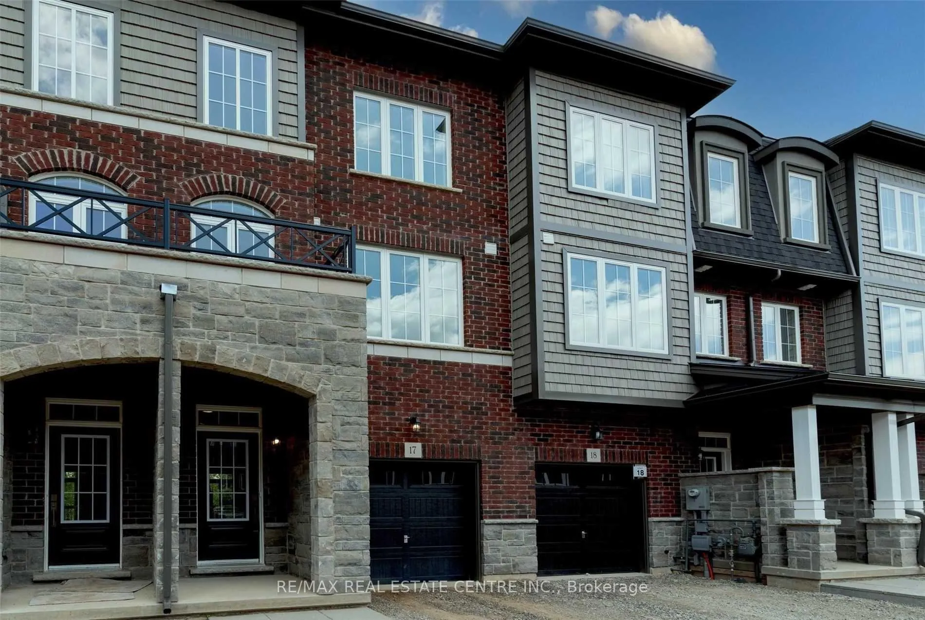 Front of Unit 17, 445 Ontario Street