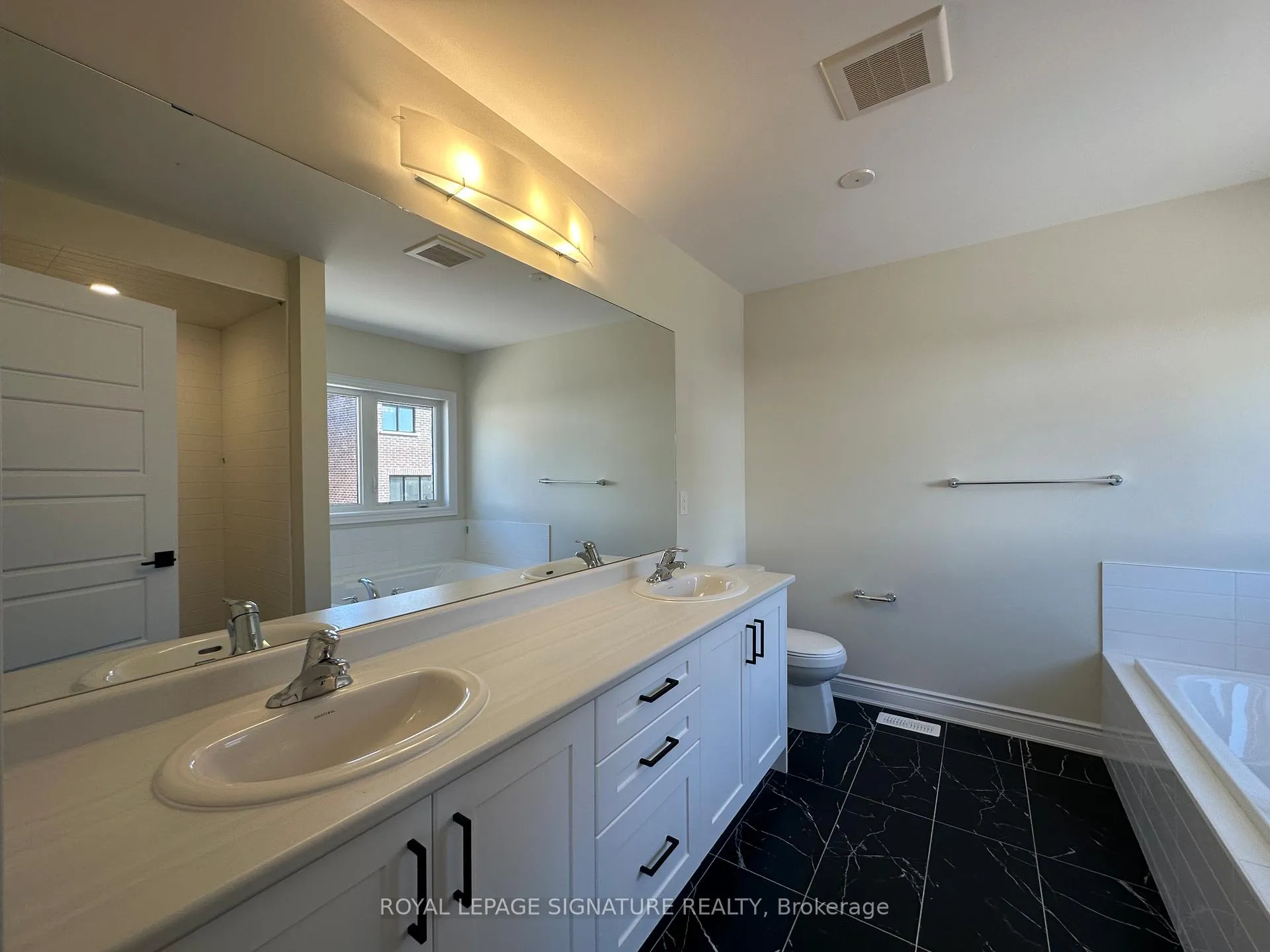 Photo 24 of 298 Forks Road, Welland, Dain City — HOMEH