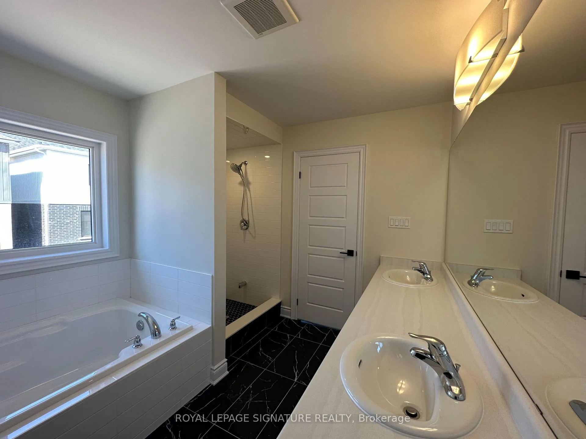 Photo 25 of 298 Forks Road, Welland, Dain City — HOMEH