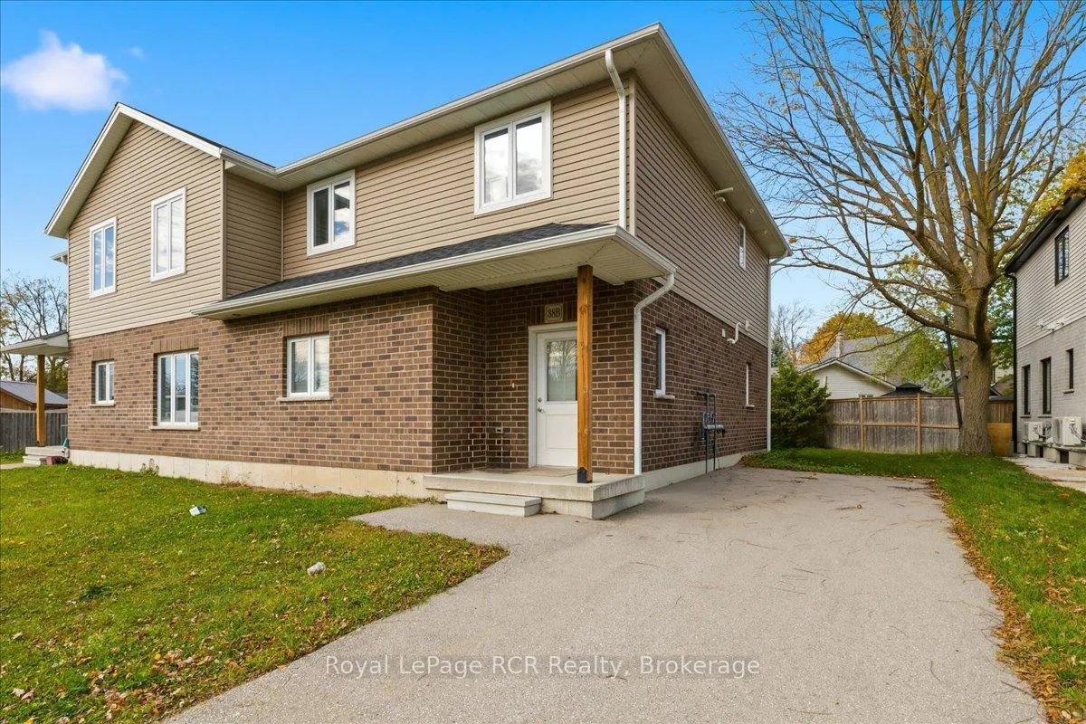 Photo 4 of 38 Cobourg Lane, Stratford — HOMEH