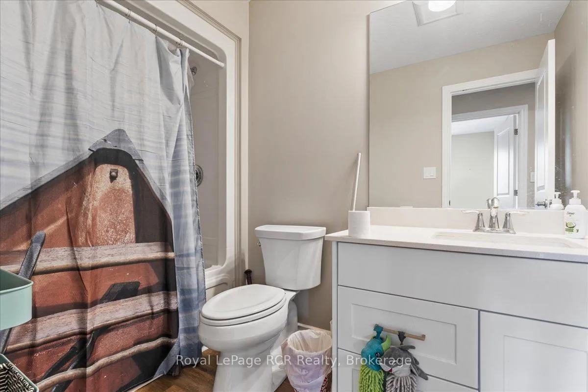Photo 13 of 38 Cobourg Lane, Stratford — HOMEH