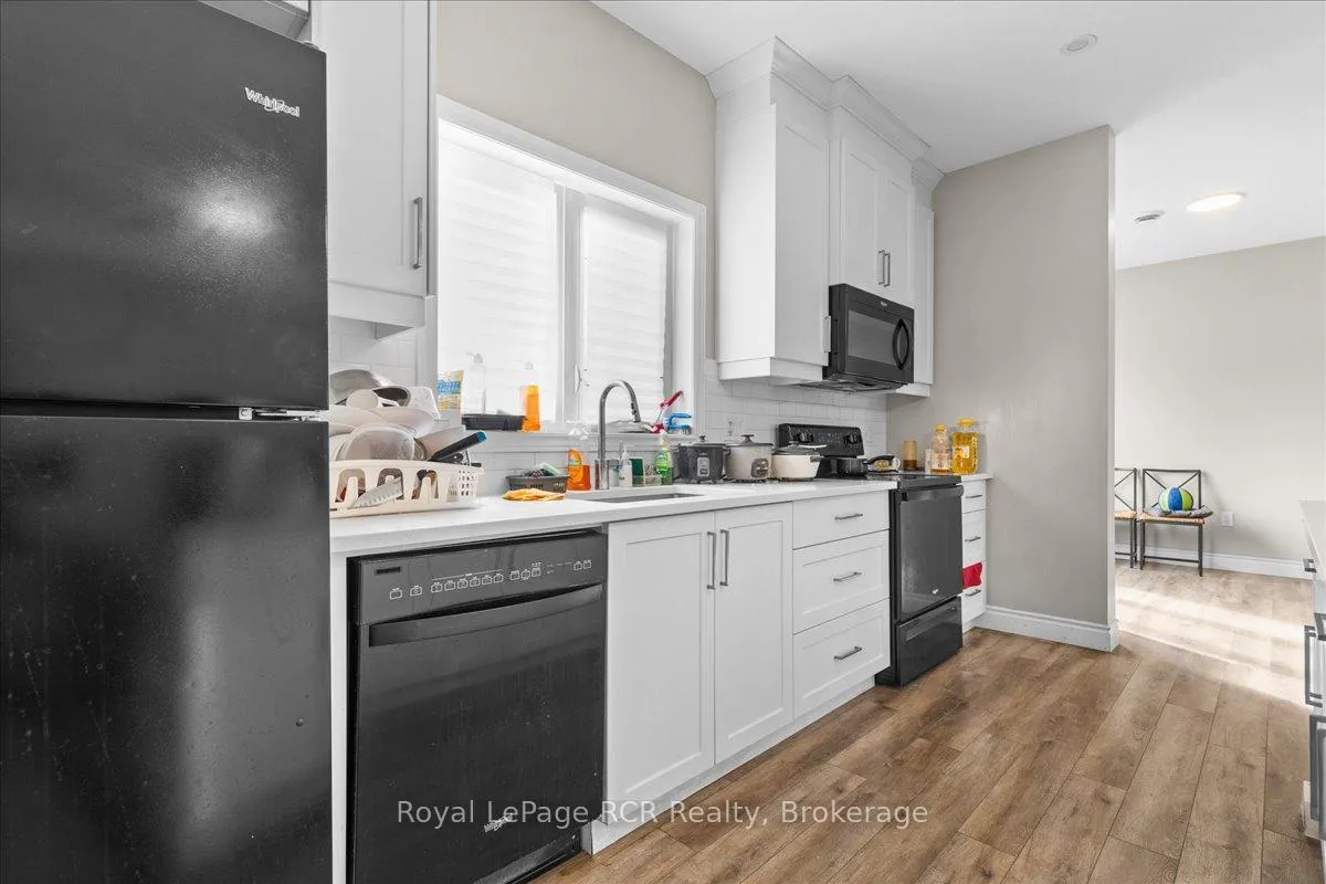 Photo 22 of 38 Cobourg Lane, Stratford — HOMEH