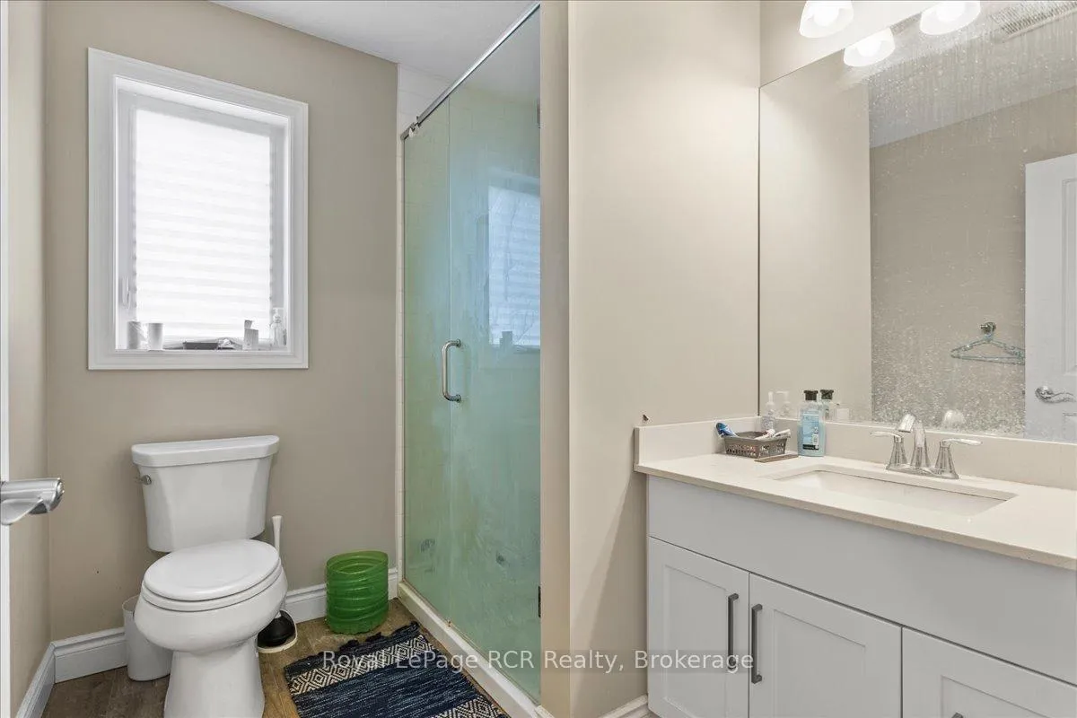 Photo 29 of 38 Cobourg Lane, Stratford — HOMEH