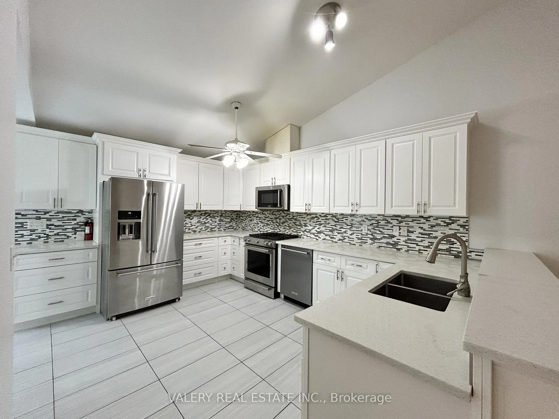 Photo 3 of Unit 3, 1559 Chateau Avenue, Tecumseh — HOMEH