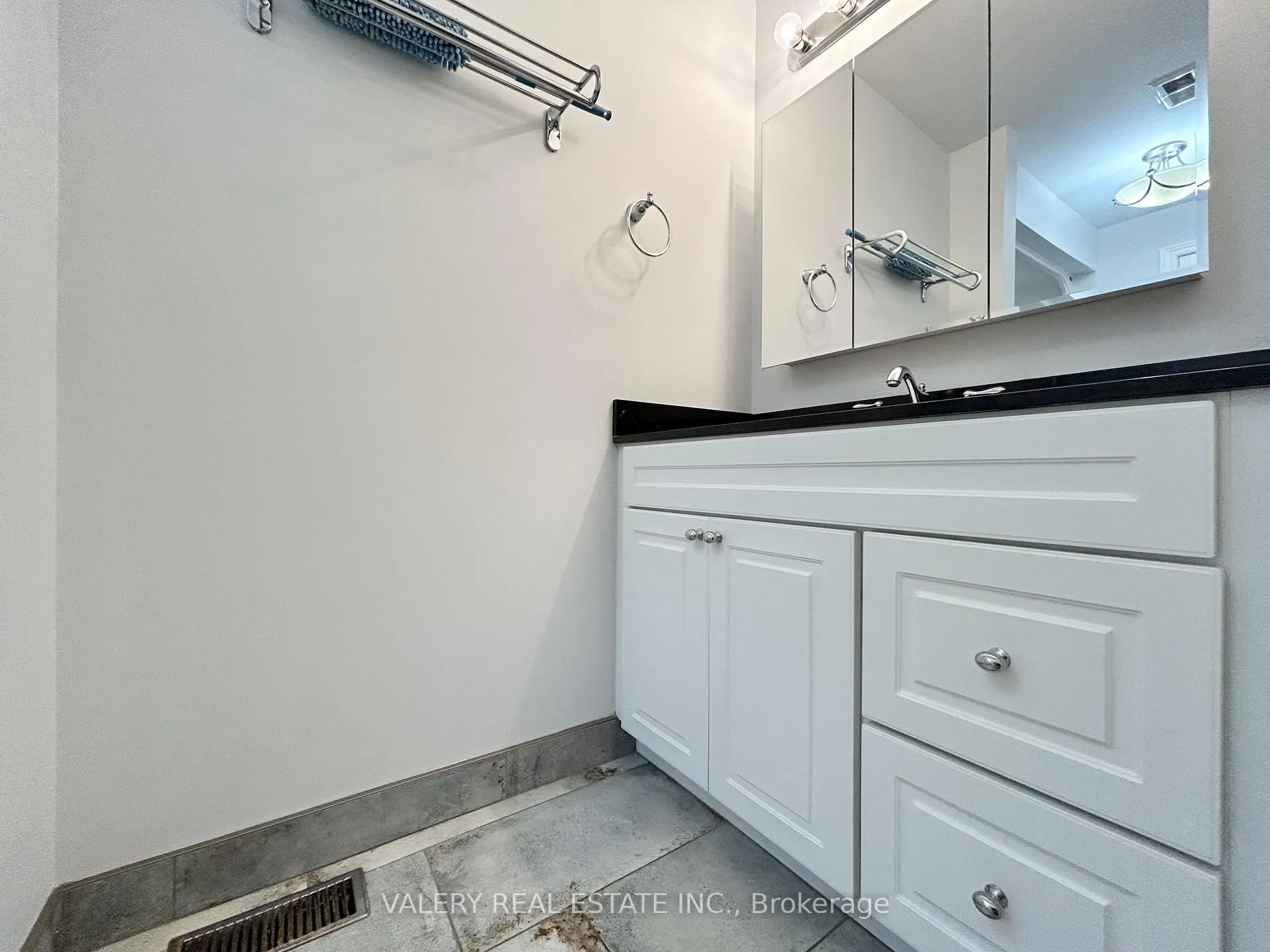 Photo 8 of Unit 3, 1559 Chateau Avenue, Tecumseh — HOMEH