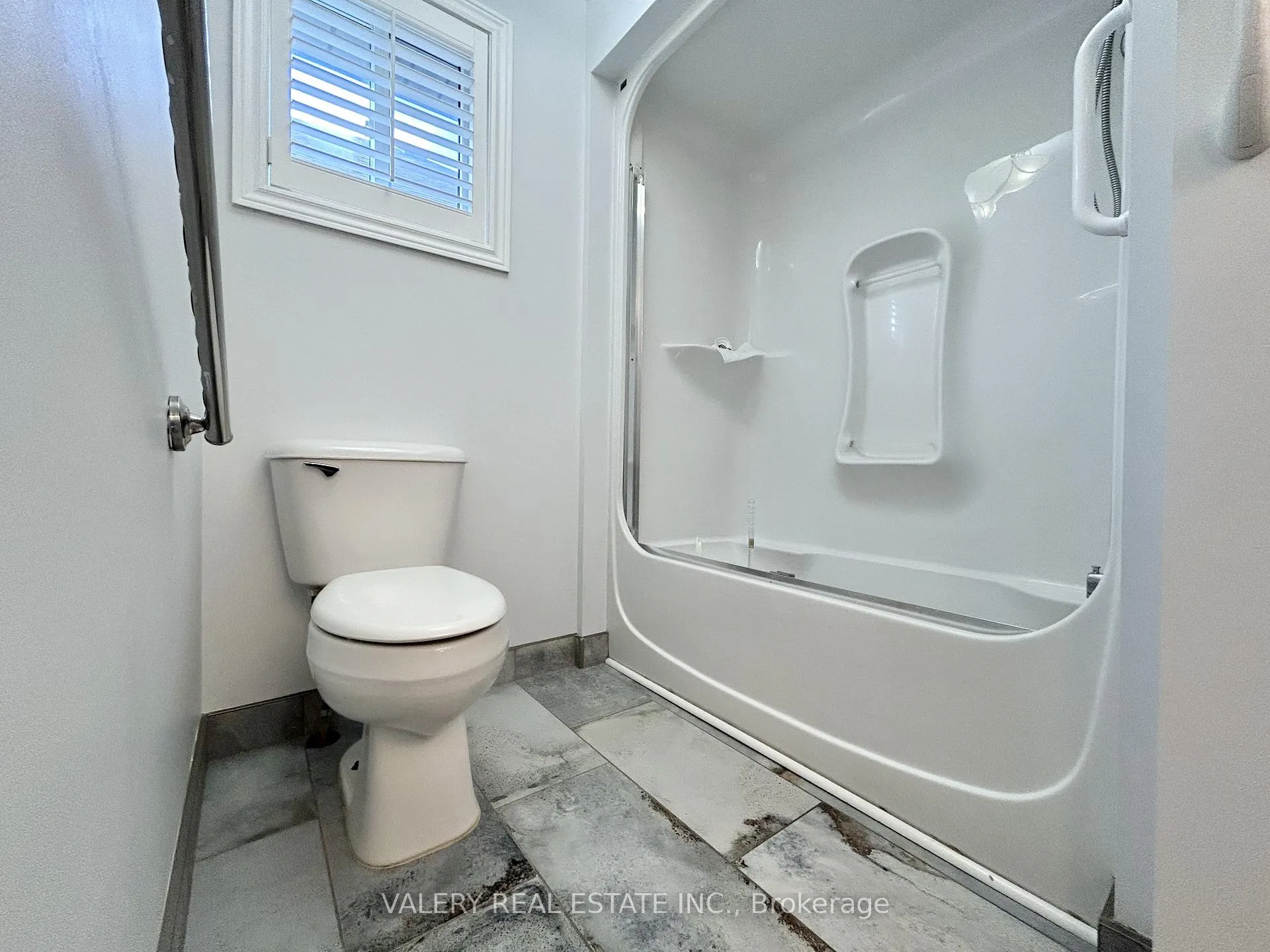 Photo 9 of Unit 3, 1559 Chateau Avenue, Tecumseh — HOMEH