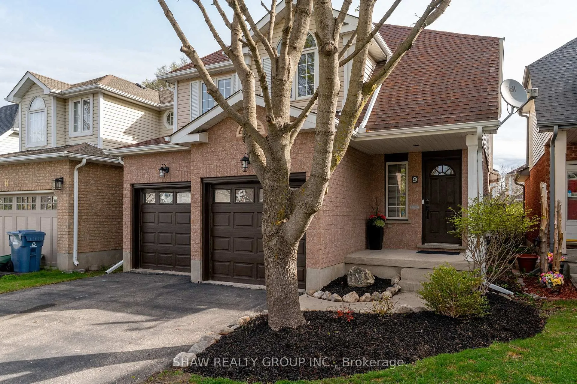 Photo 3 of 9 Gaw Crescent, Guelph, Pineridge/Westminster Woods — HOMEH
