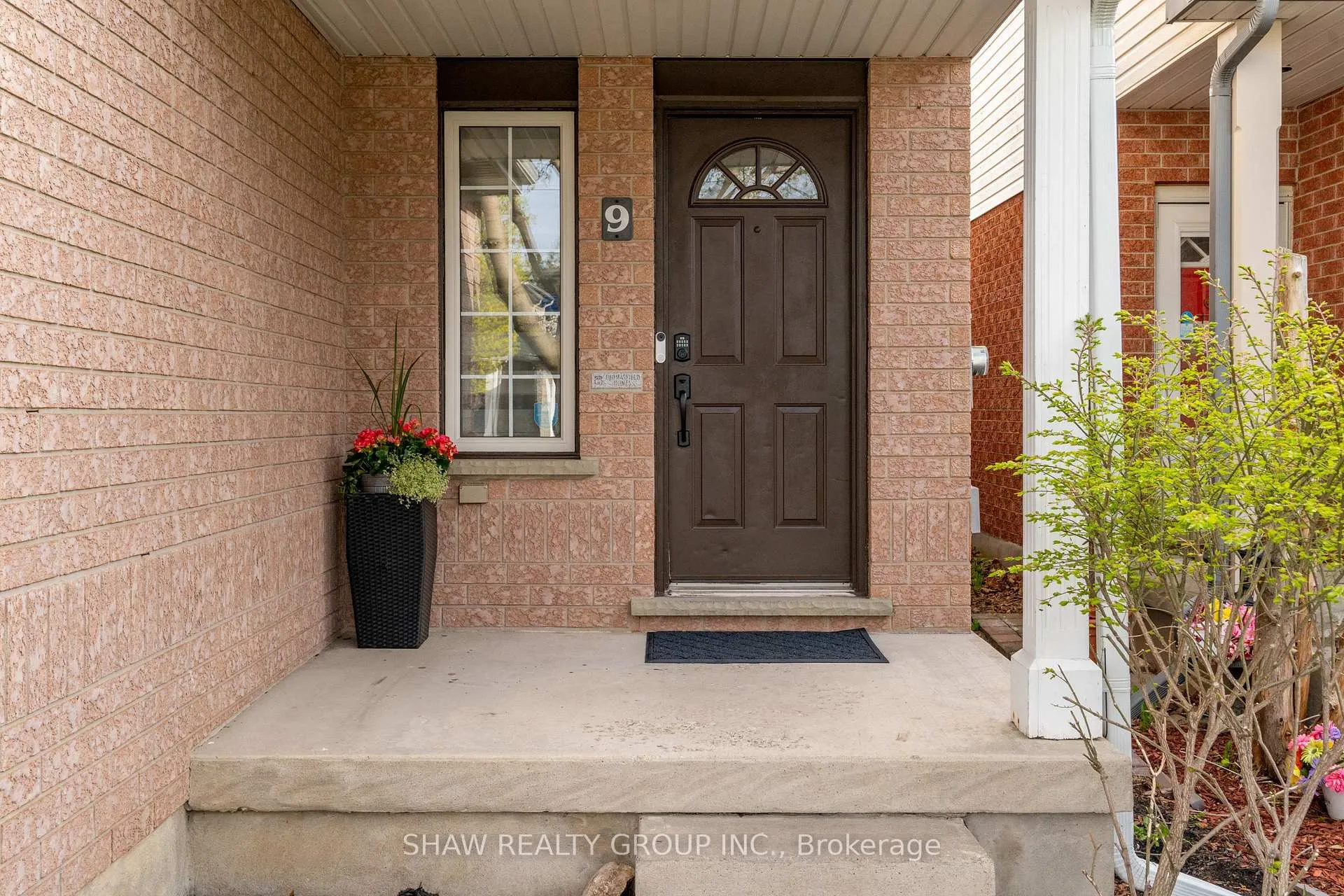 Photo 6 of 9 Gaw Crescent, Guelph, Pineridge/Westminster Woods — HOMEH