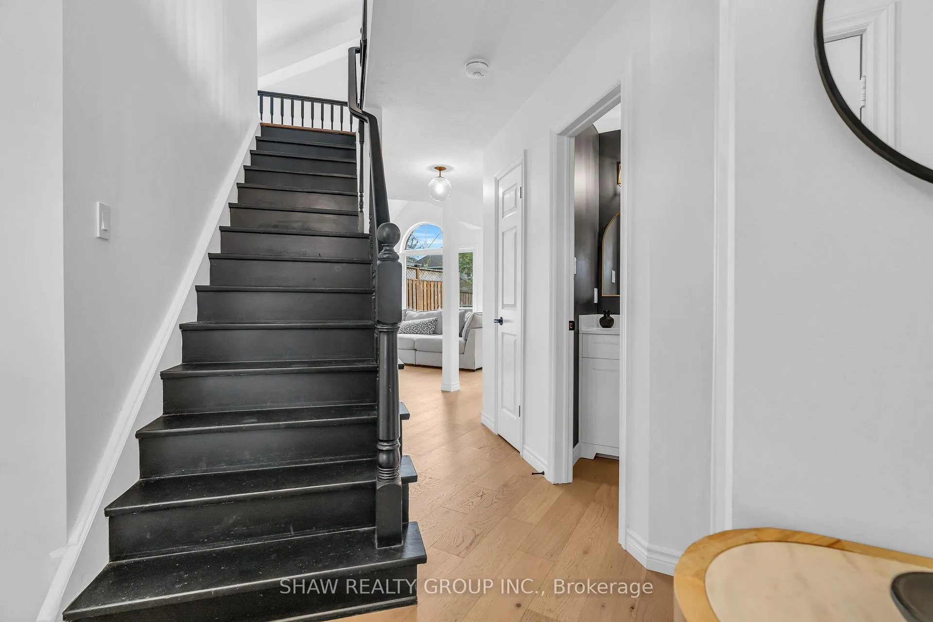 Photo 8 of 9 Gaw Crescent, Guelph, Pineridge/Westminster Woods — HOMEH