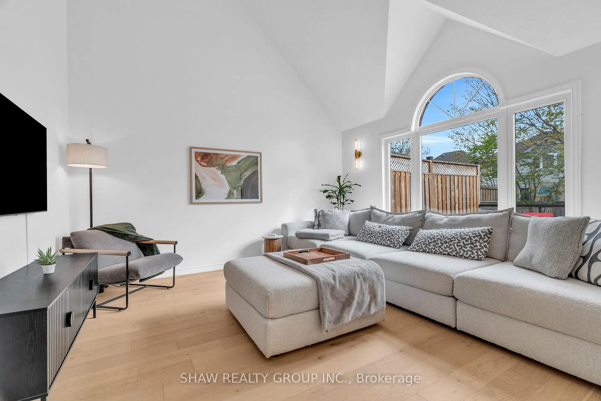 Photo 10 of 9 Gaw Crescent, Guelph, Pineridge/Westminster Woods — HOMEH