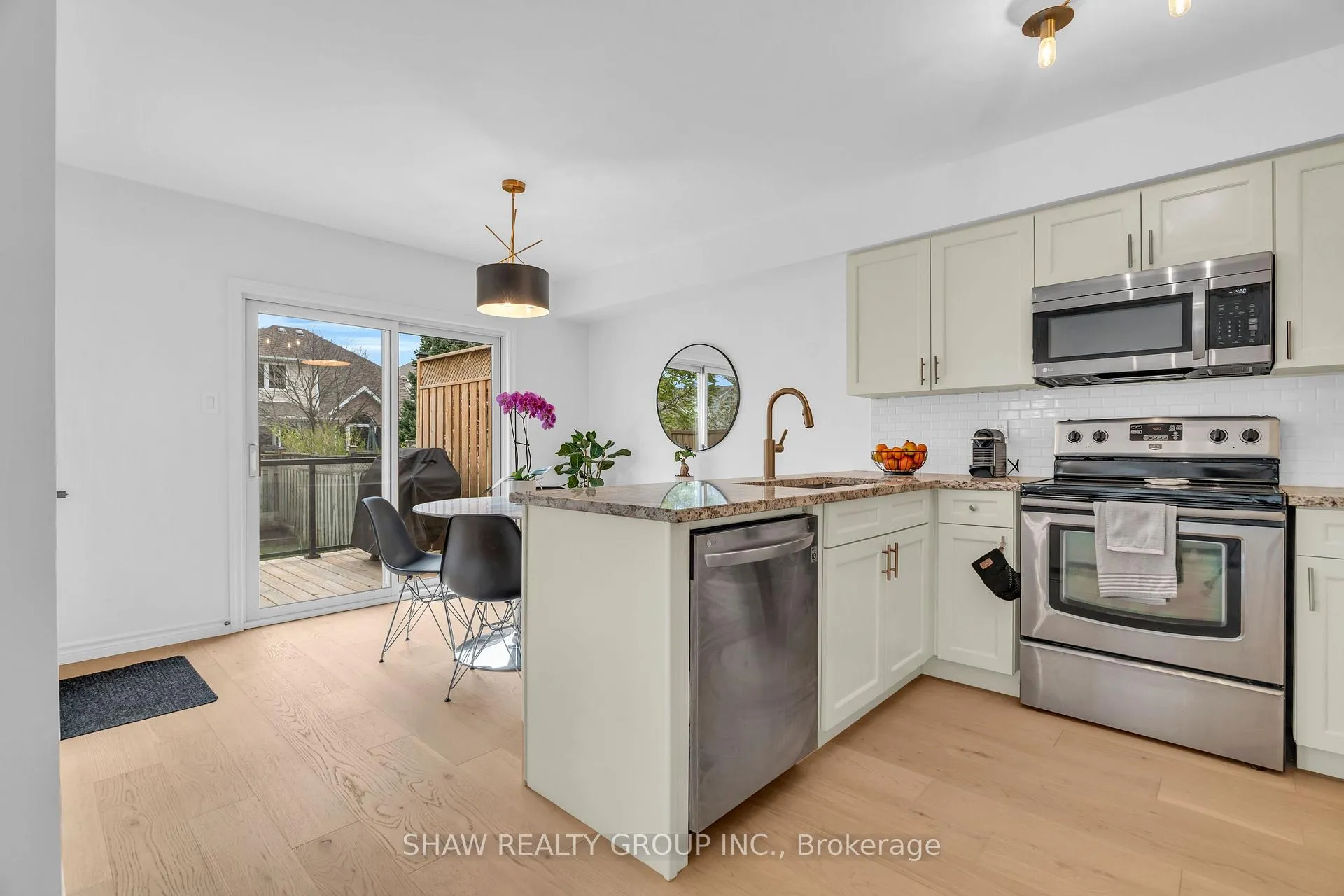 Photo 14 of 9 Gaw Crescent, Guelph, Pineridge/Westminster Woods — HOMEH