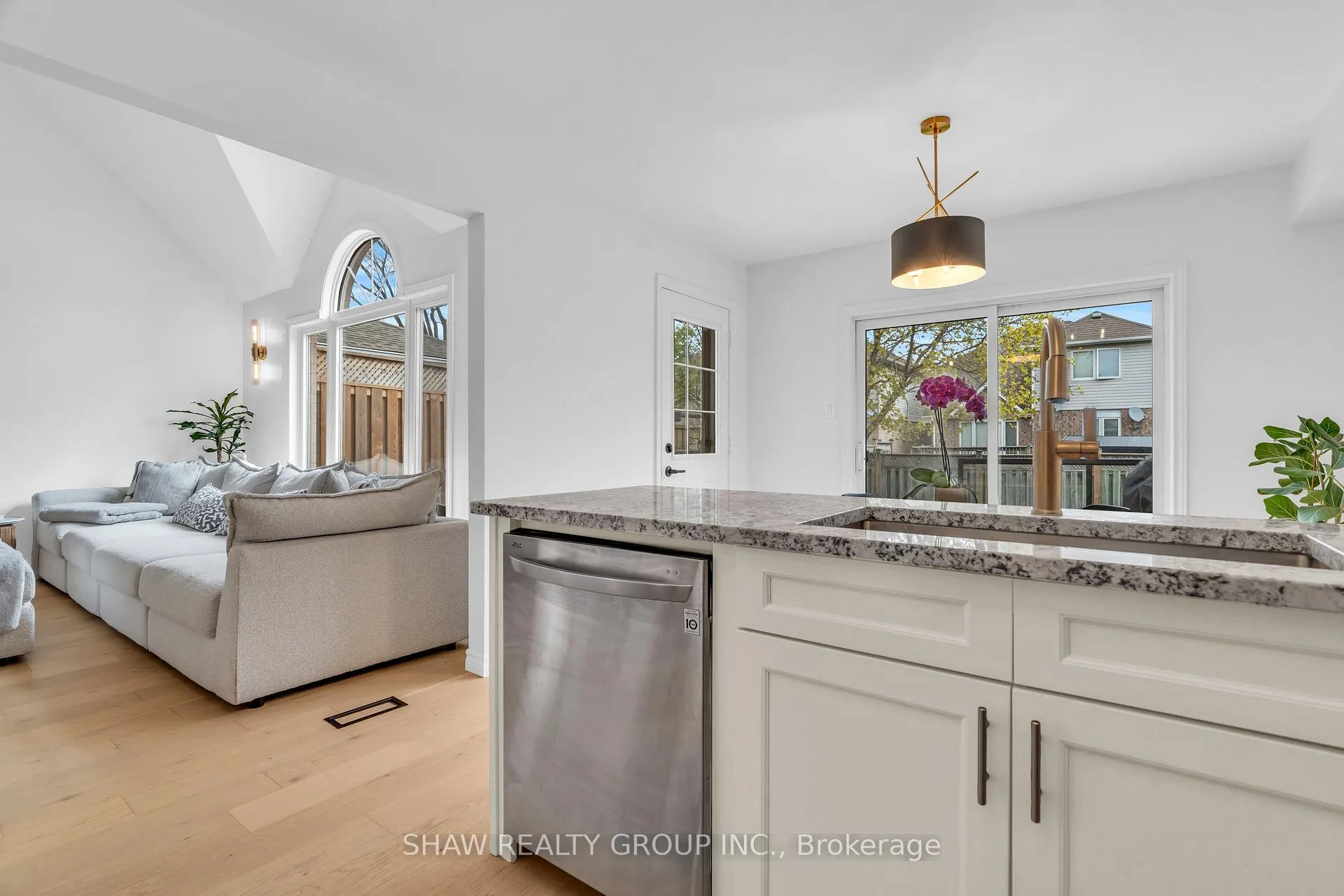 Photo 17 of 9 Gaw Crescent, Guelph, Pineridge/Westminster Woods — HOMEH