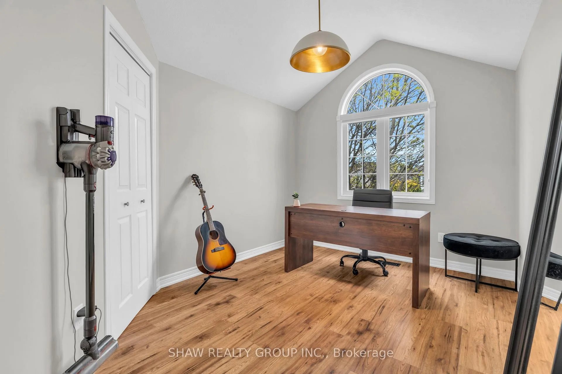 Photo 28 of 9 Gaw Crescent, Guelph, Pineridge/Westminster Woods — HOMEH