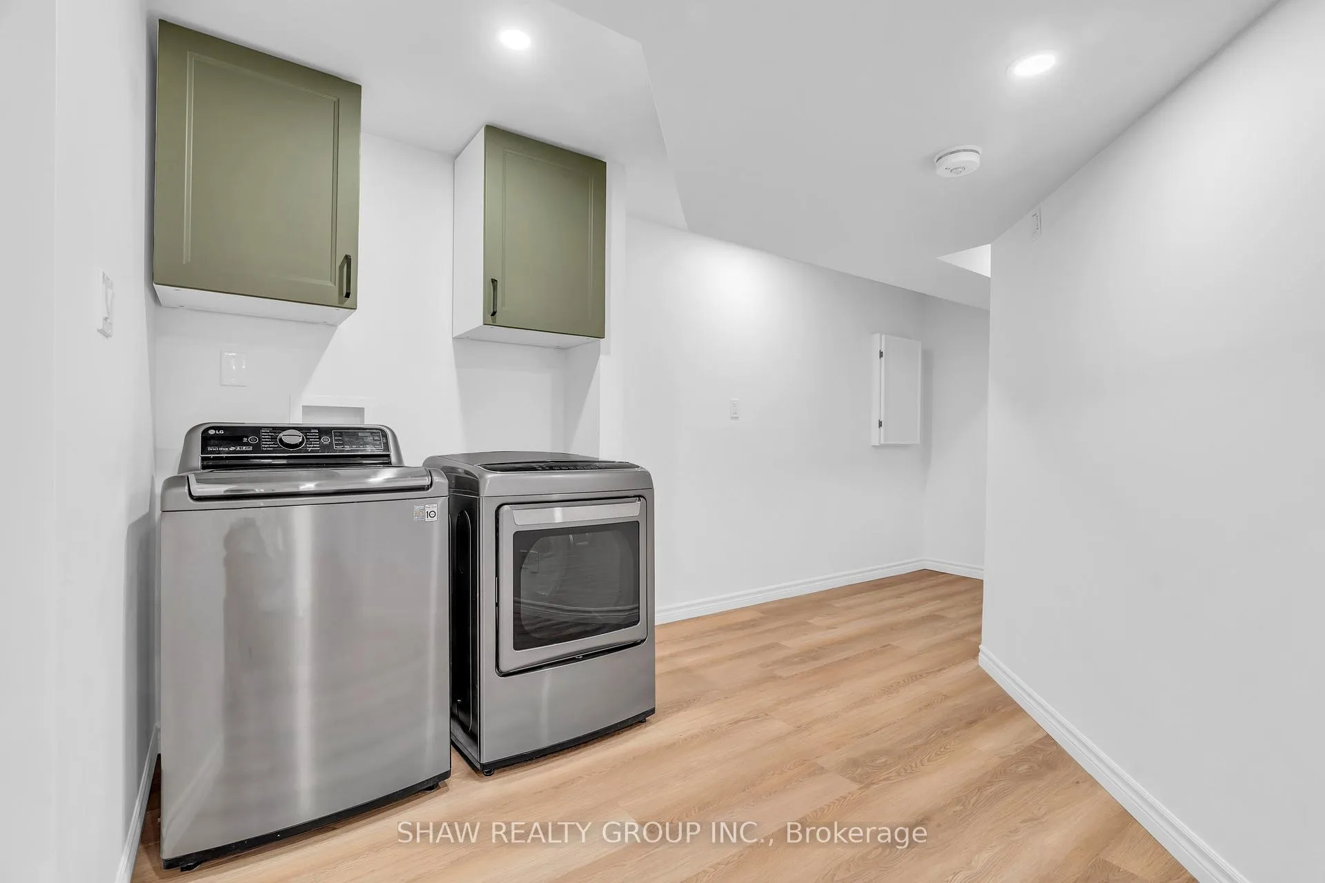 Photo 32 of 9 Gaw Crescent, Guelph, Pineridge/Westminster Woods — HOMEH