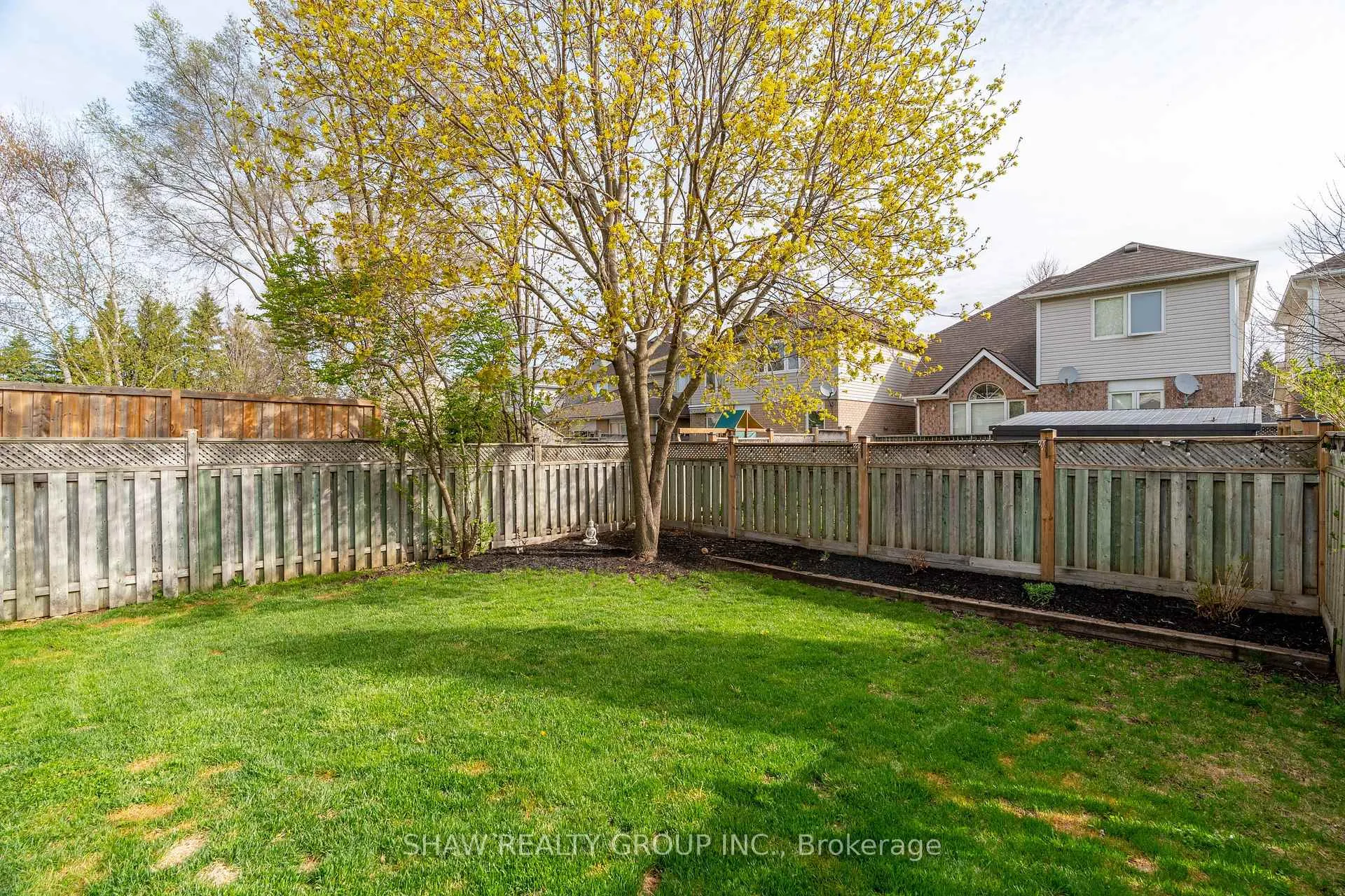 Photo 40 of 9 Gaw Crescent, Guelph, Pineridge/Westminster Woods — HOMEH