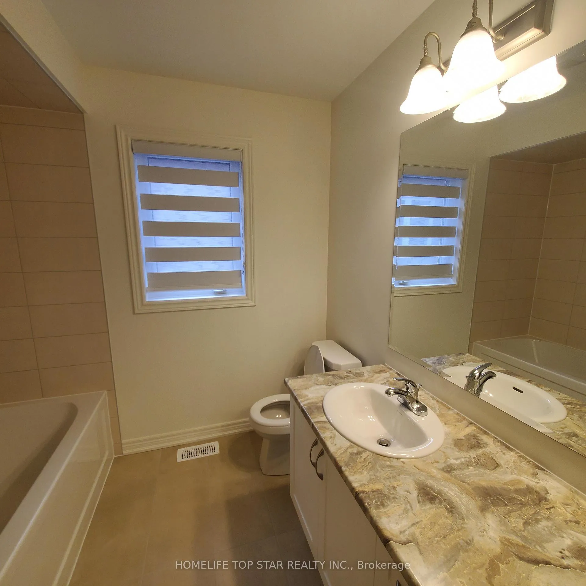 Photo 2 of 95 Picardy Drive, Hamilton, Stoney Creek Mountain — HOMEH