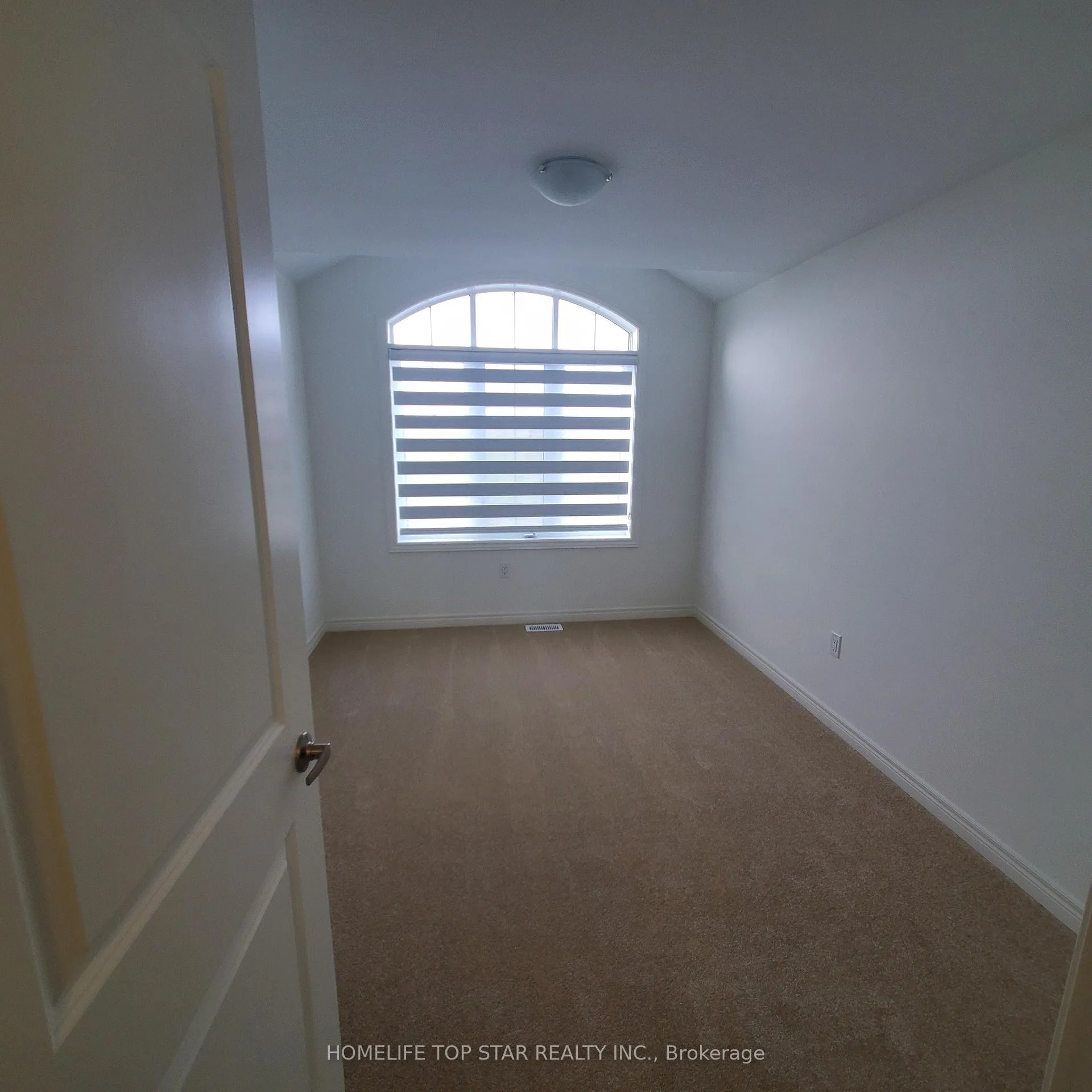 Photo 5 of 95 Picardy Drive, Hamilton, Stoney Creek Mountain — HOMEH
