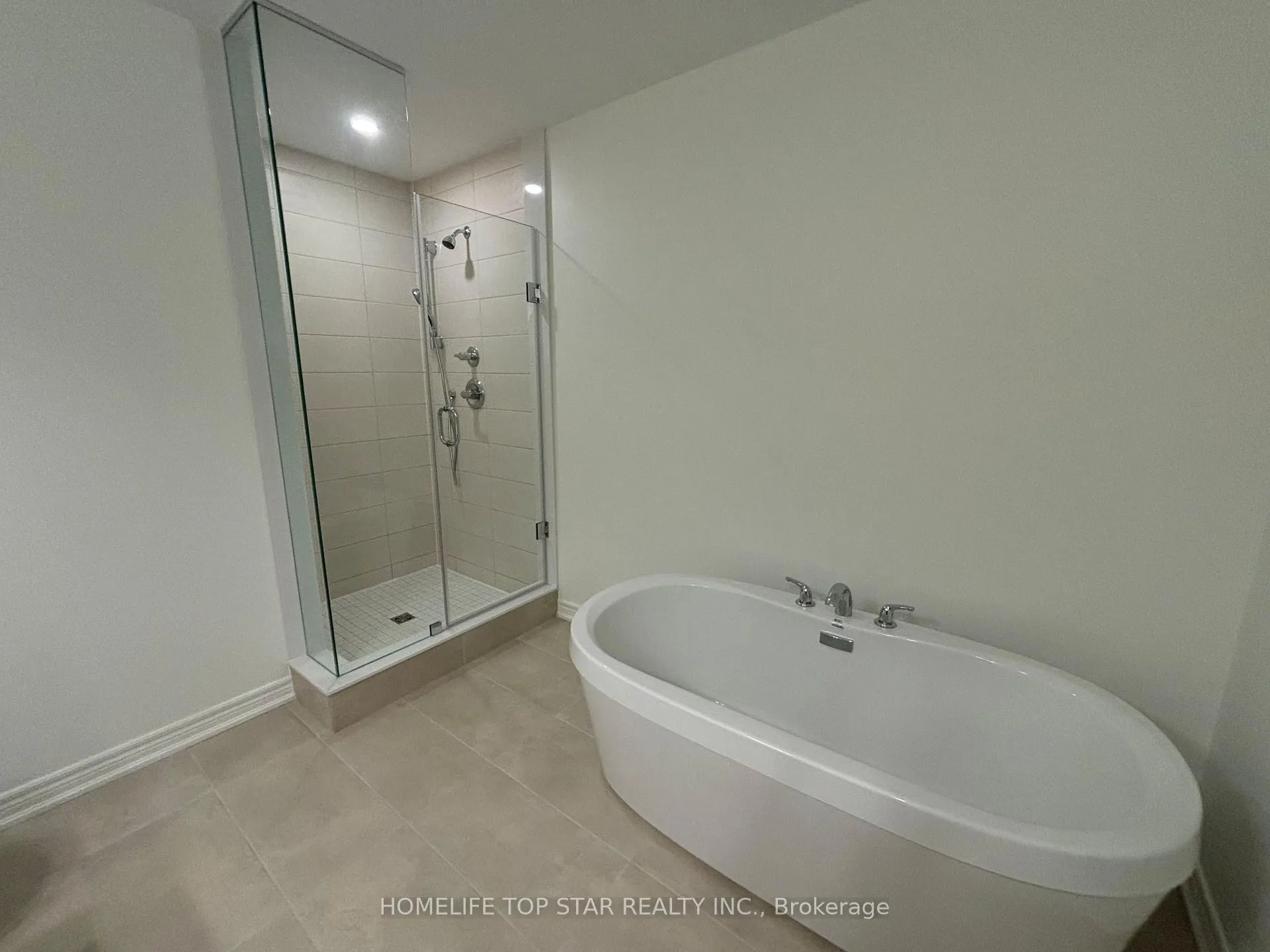 Photo 6 of 95 Picardy Drive, Hamilton, Stoney Creek Mountain — HOMEH
