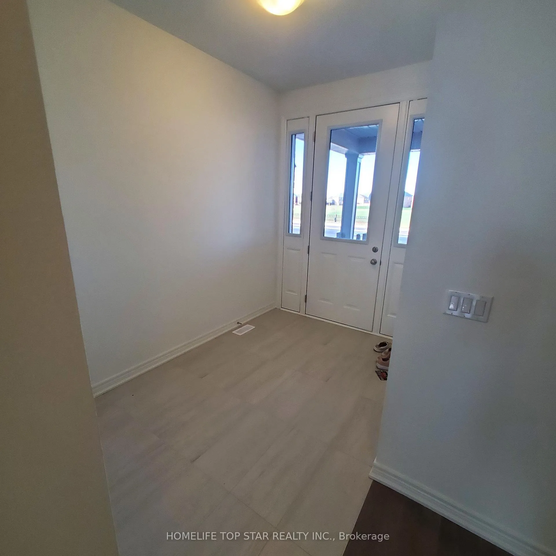 Photo 11 of 95 Picardy Drive, Hamilton, Stoney Creek Mountain — HOMEH