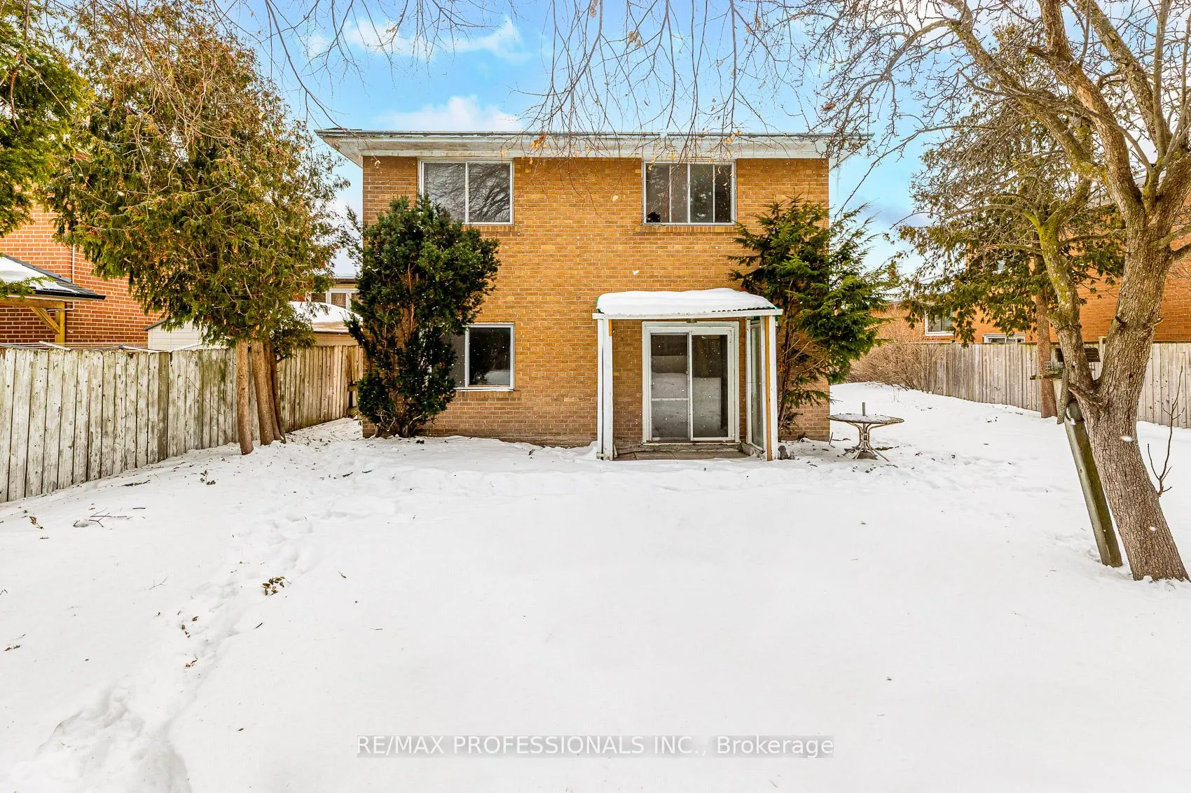 Photo 3 of 34 Turnvale Road, Etobicoke, West Humber-Clairville — HOMEH