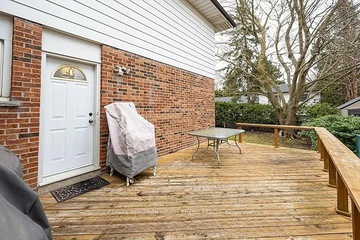 Photo 2 of Unit Lower, 86 Pringle Avenue, Markham, Markham Village — HOMEH