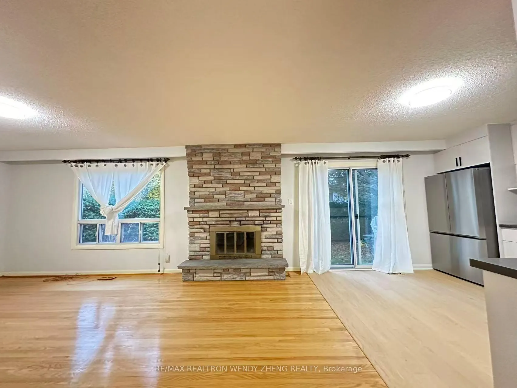 Photo 5 of Unit Lower, 86 Pringle Avenue, Markham, Markham Village — HOMEH