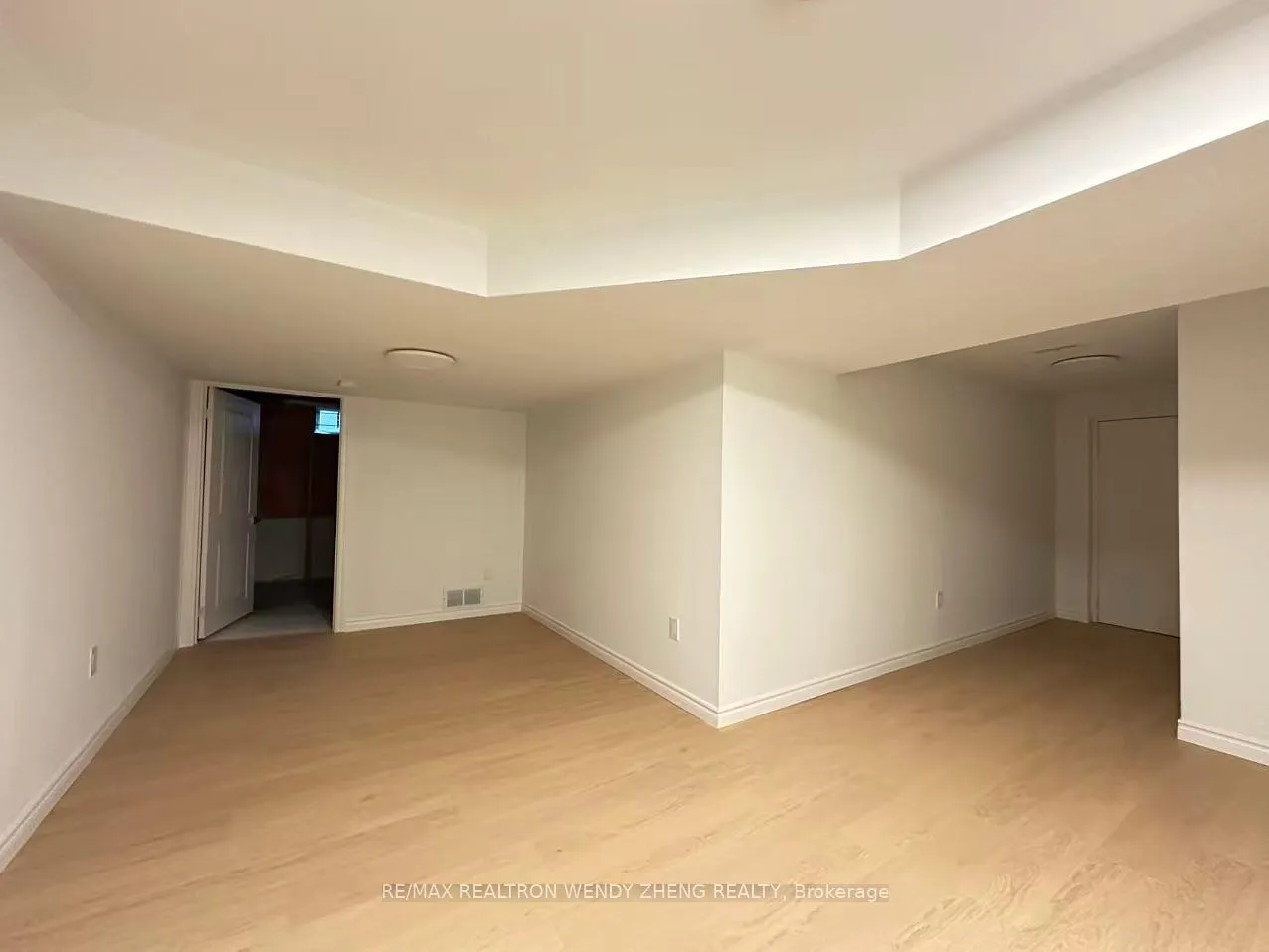 Photo 9 of Unit Lower, 86 Pringle Avenue, Markham, Markham Village — HOMEH