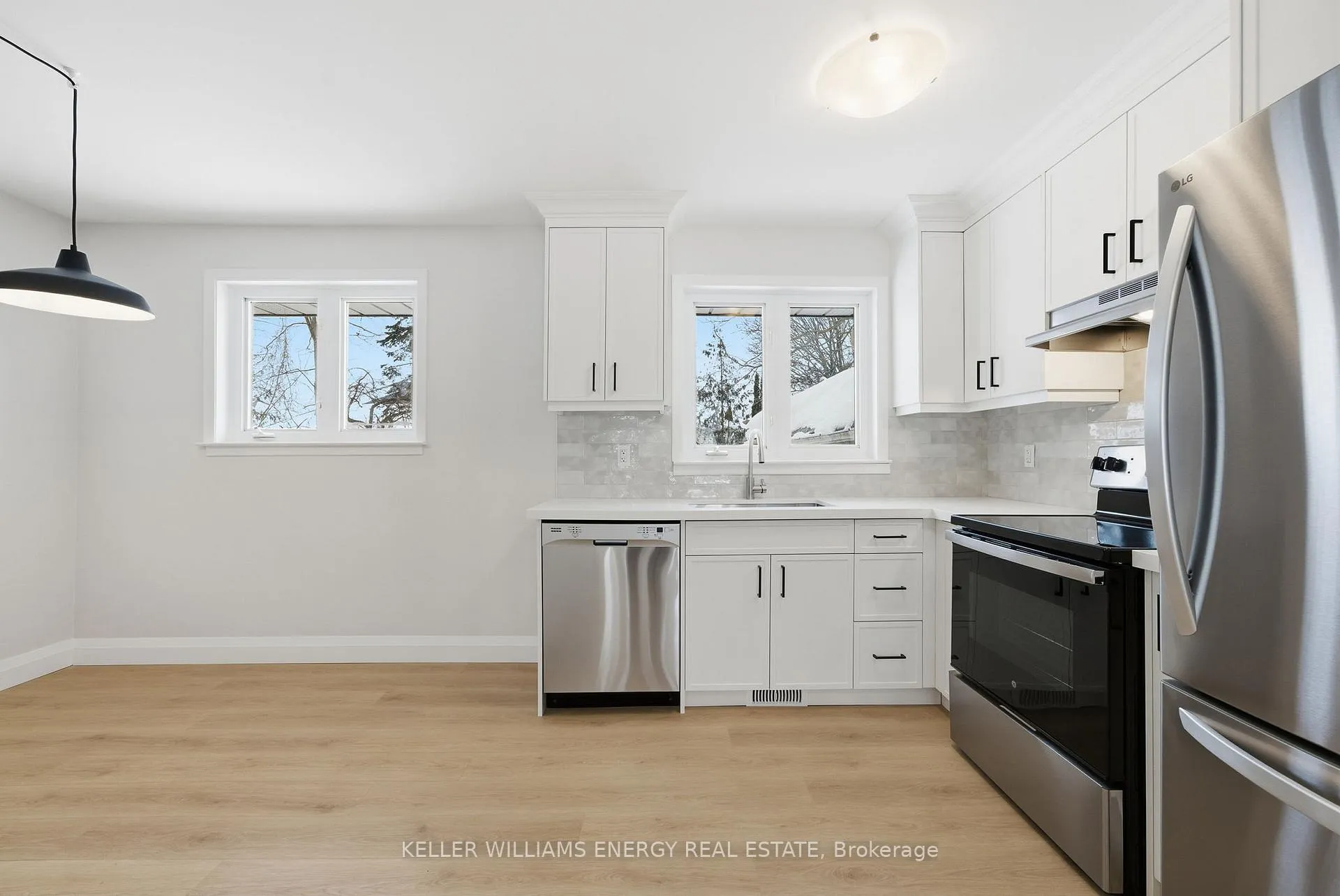 Photo 8 of 38 Ferguson Avenue, Whitby, Brooklin — HOMEH