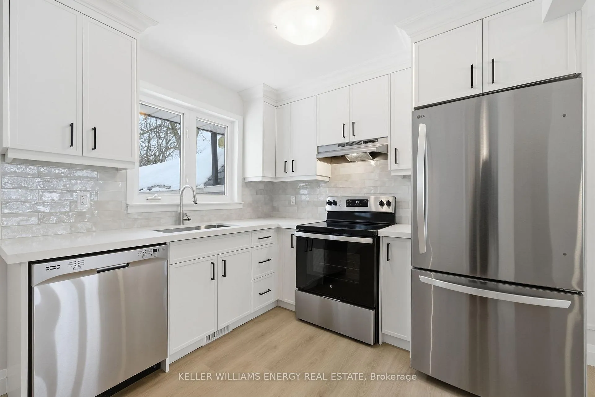 Photo 9 of 38 Ferguson Avenue, Whitby, Brooklin — HOMEH