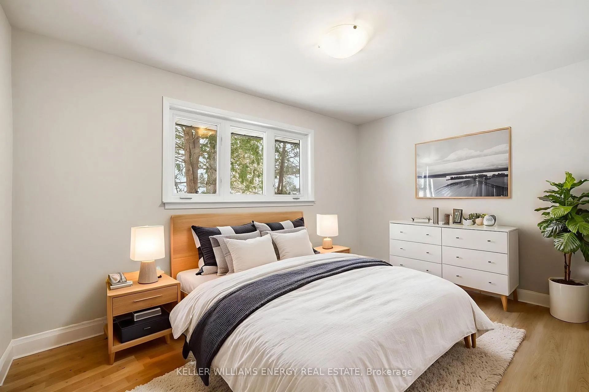 Photo 13 of 38 Ferguson Avenue, Whitby, Brooklin — HOMEH
