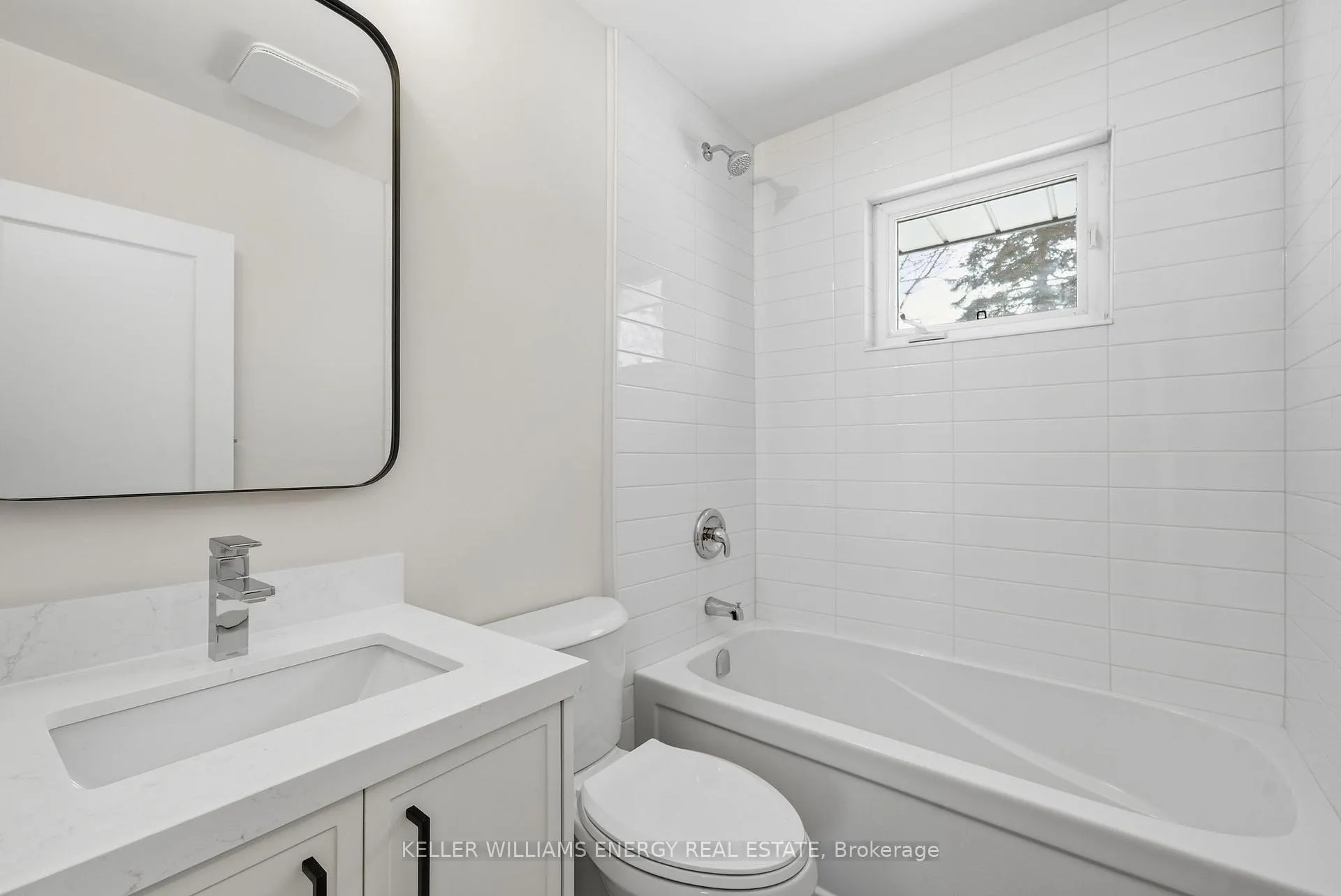 Photo 15 of 38 Ferguson Avenue, Whitby, Brooklin — HOMEH