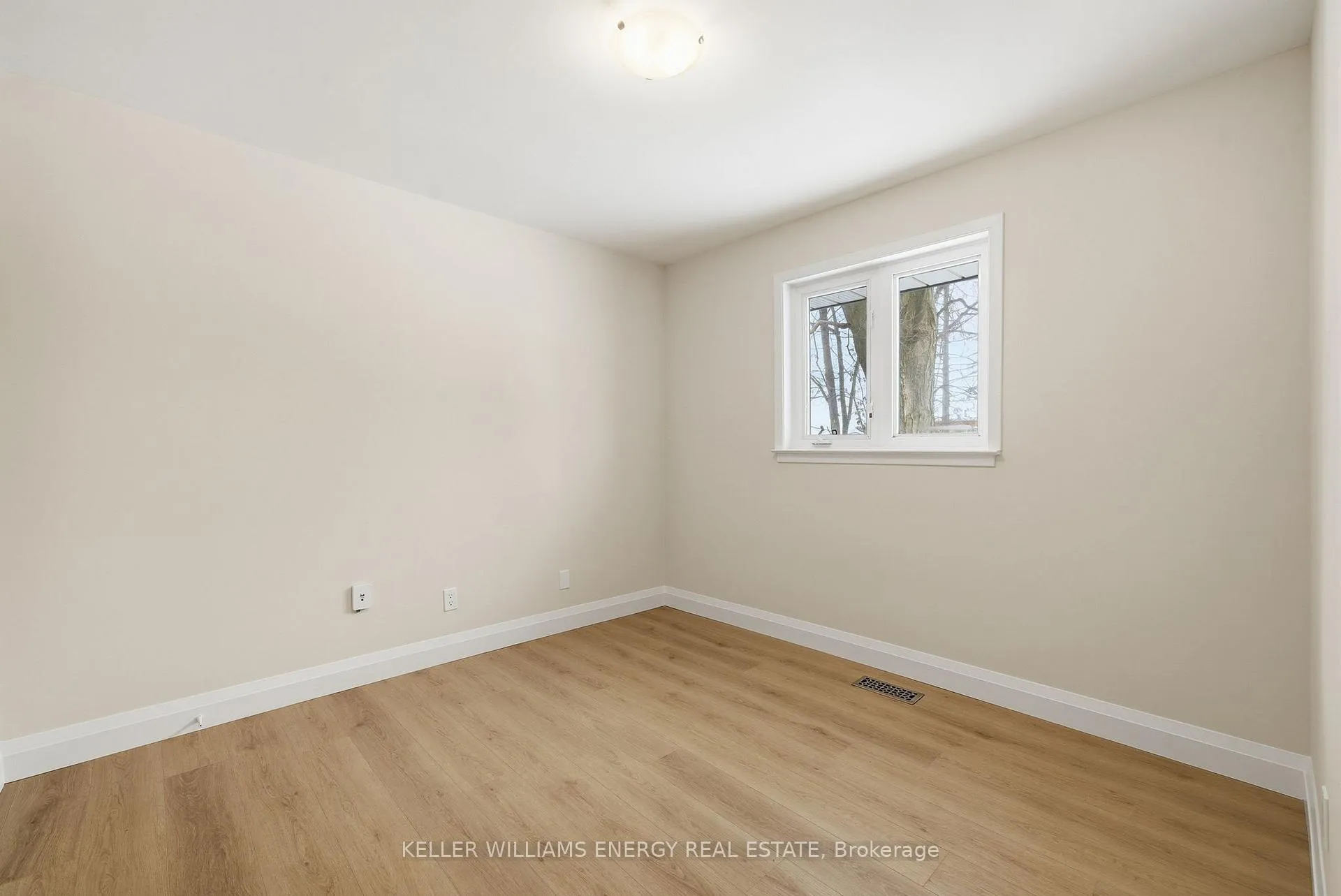 Photo 16 of 38 Ferguson Avenue, Whitby, Brooklin — HOMEH
