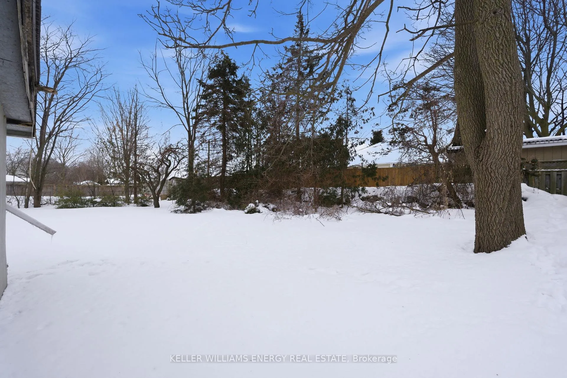 Photo 25 of 38 Ferguson Avenue, Whitby, Brooklin — HOMEH