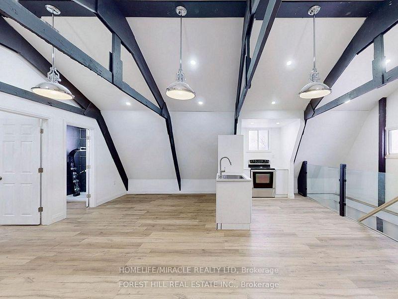 Photo 4 of Unit C, 130 Davis Road, King, Rural King — HOMEH