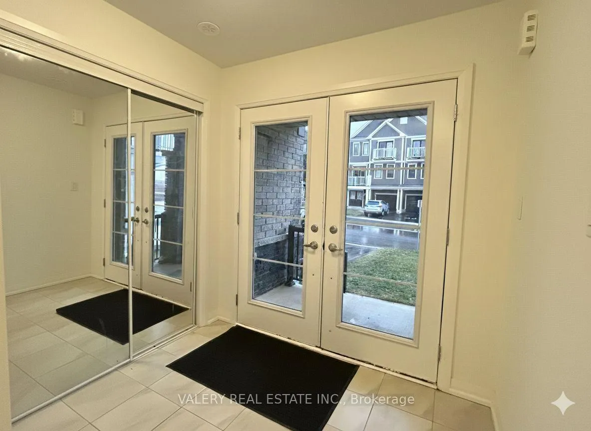Photo 5 of Unit 90, Norwich Cres, Haldimand — HOMEH