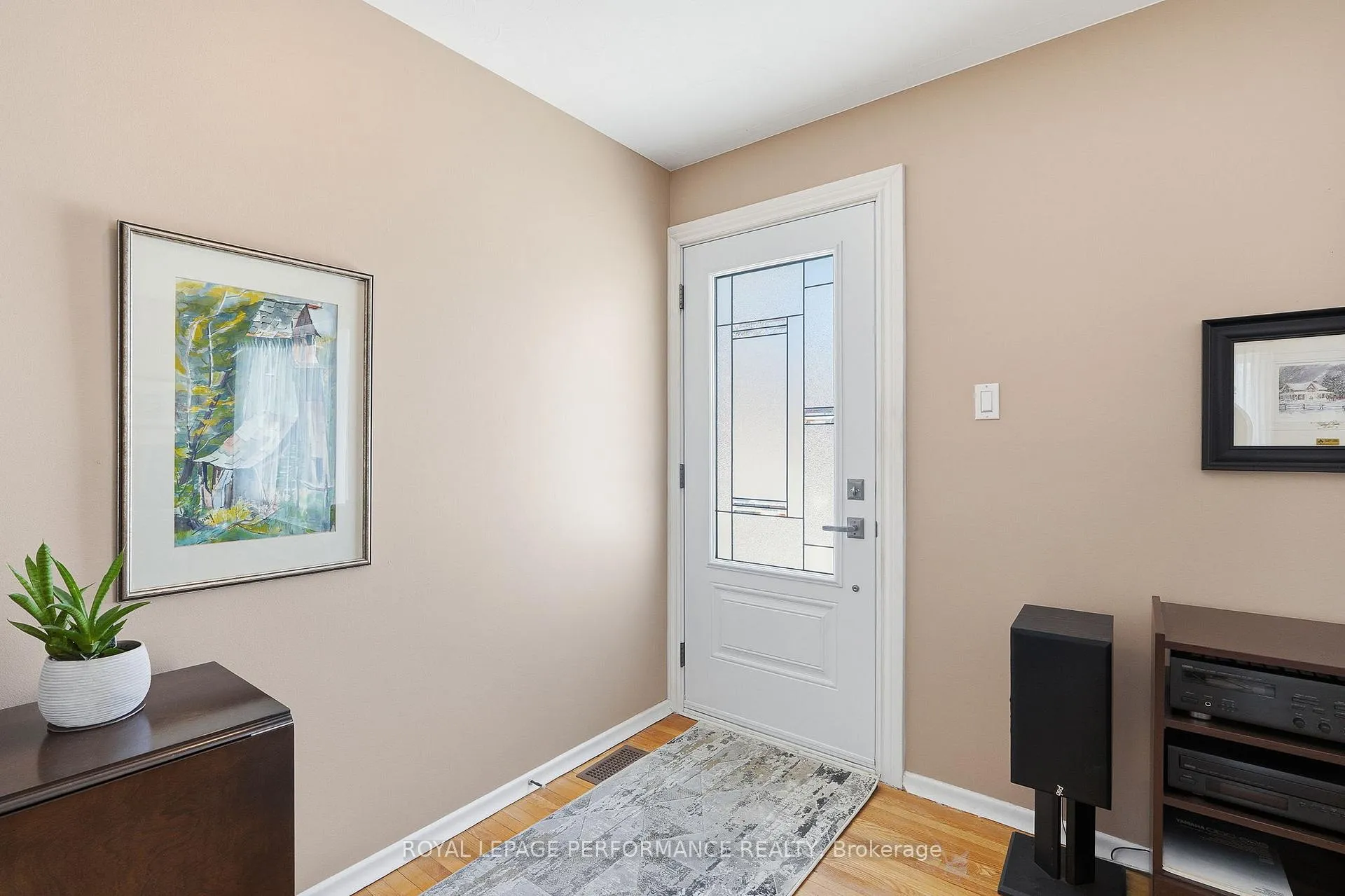 Photo 2 of 2266 Fife Crescent, Ottawa, Elmvale Acres — HOMEH