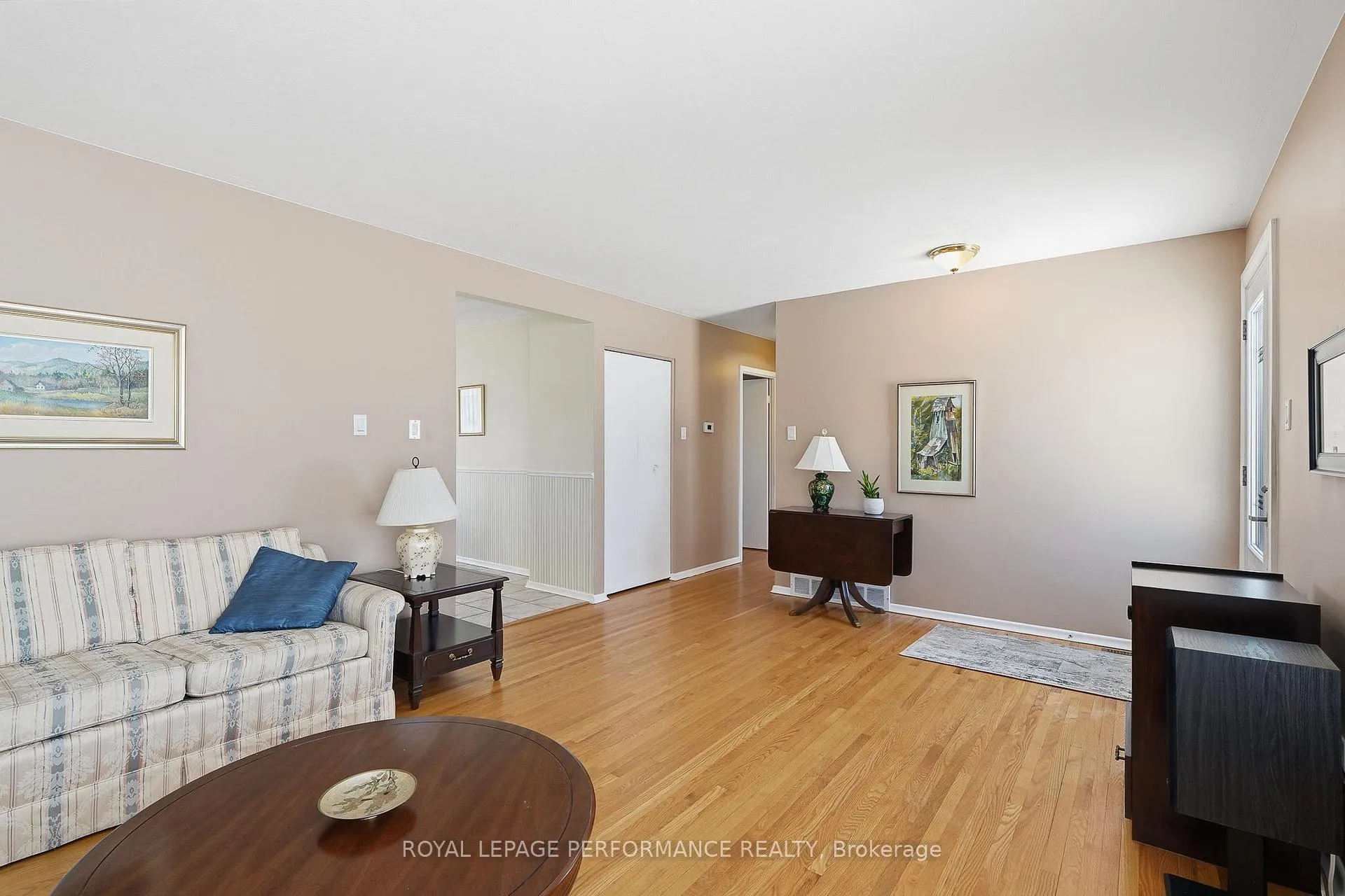 Photo 5 of 2266 Fife Crescent, Ottawa, Elmvale Acres — HOMEH