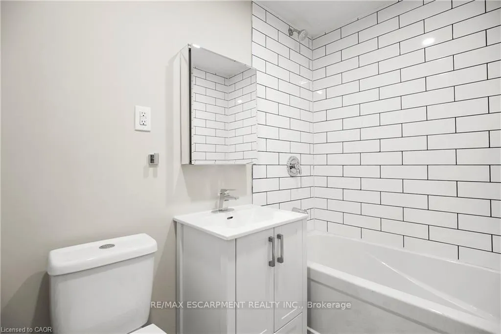 Photo 17 of Unit 7, 316 Aberdeen Avenue, Hamilton, Kirkendall — HOMEH